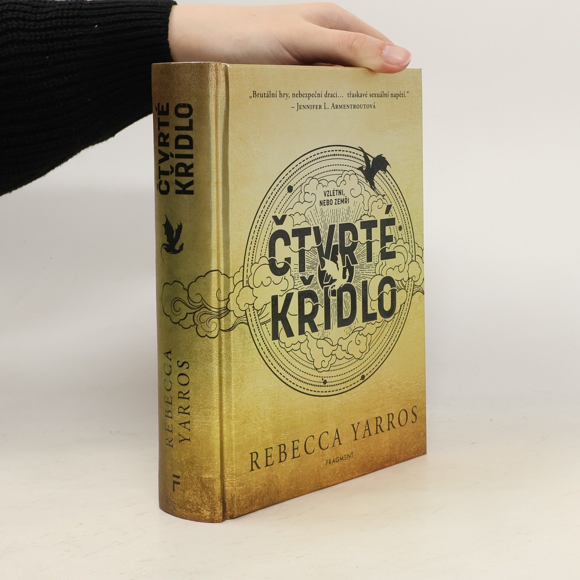 Rebecca Yarros Čtvrté křídlo