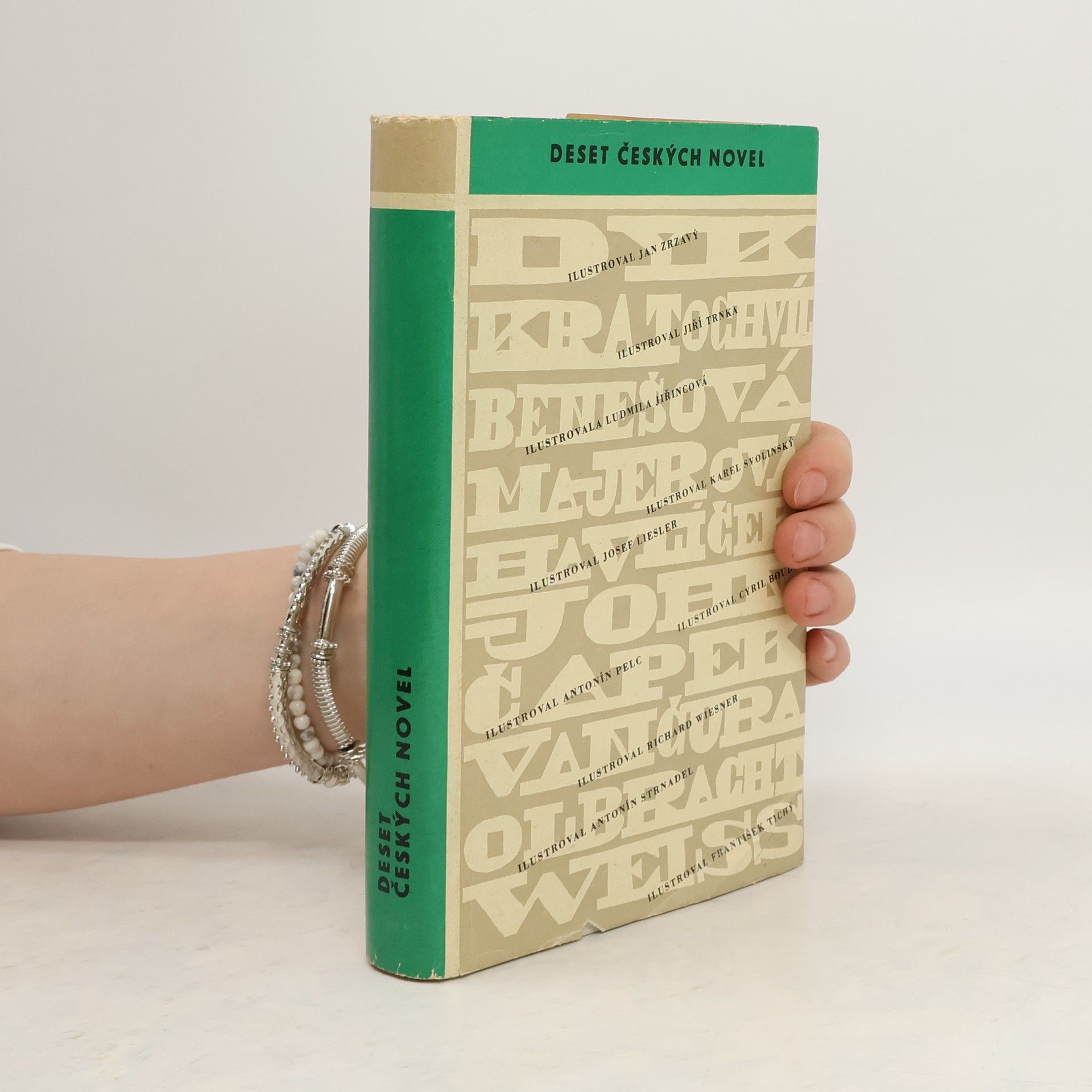 Collectif d'auteurs Deset českých novel