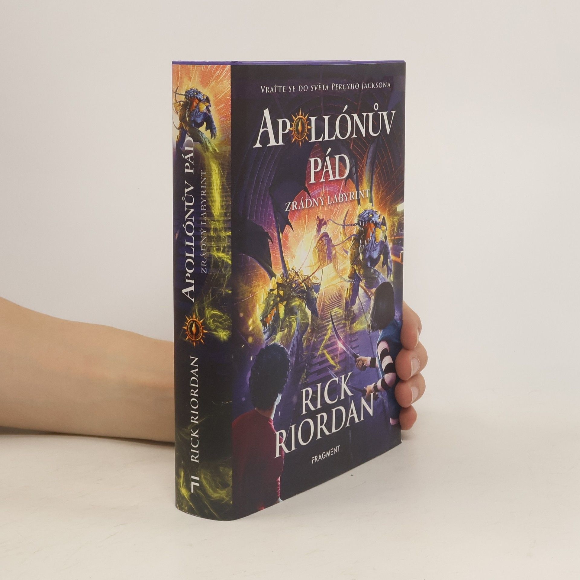 Rick Riordan Apollónův pád. Zrádný labyrint