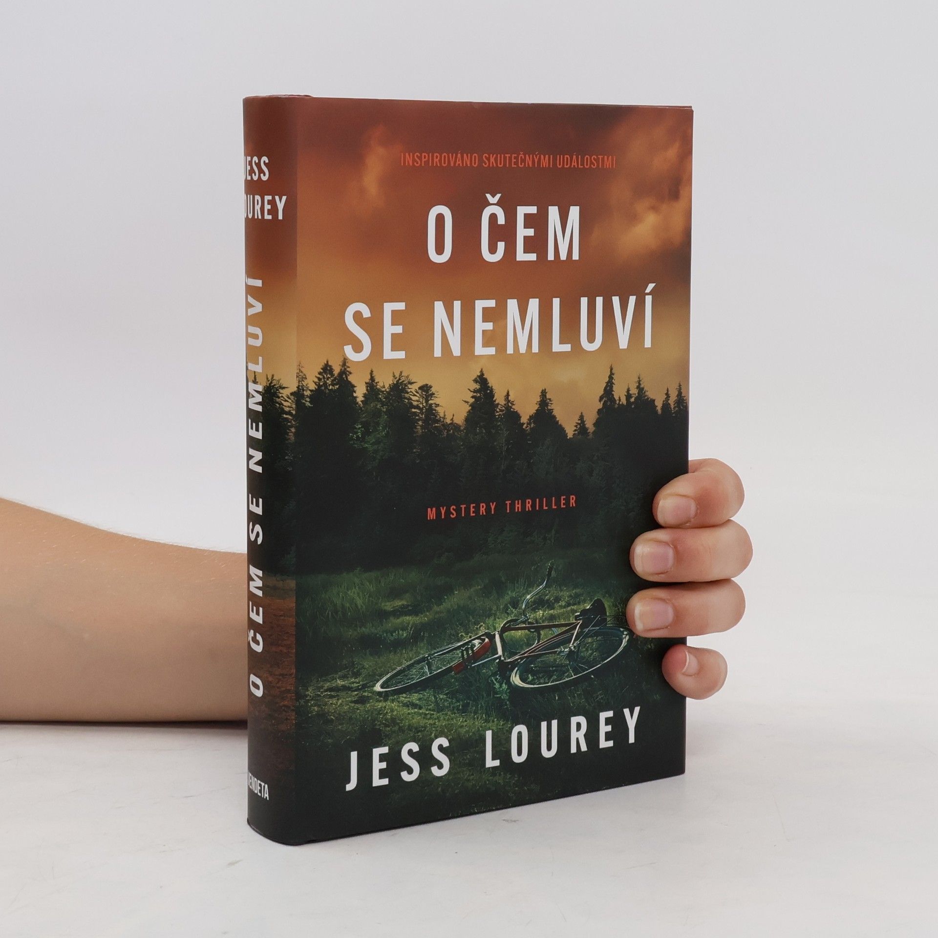 Jess Lourey O čem se nemluví