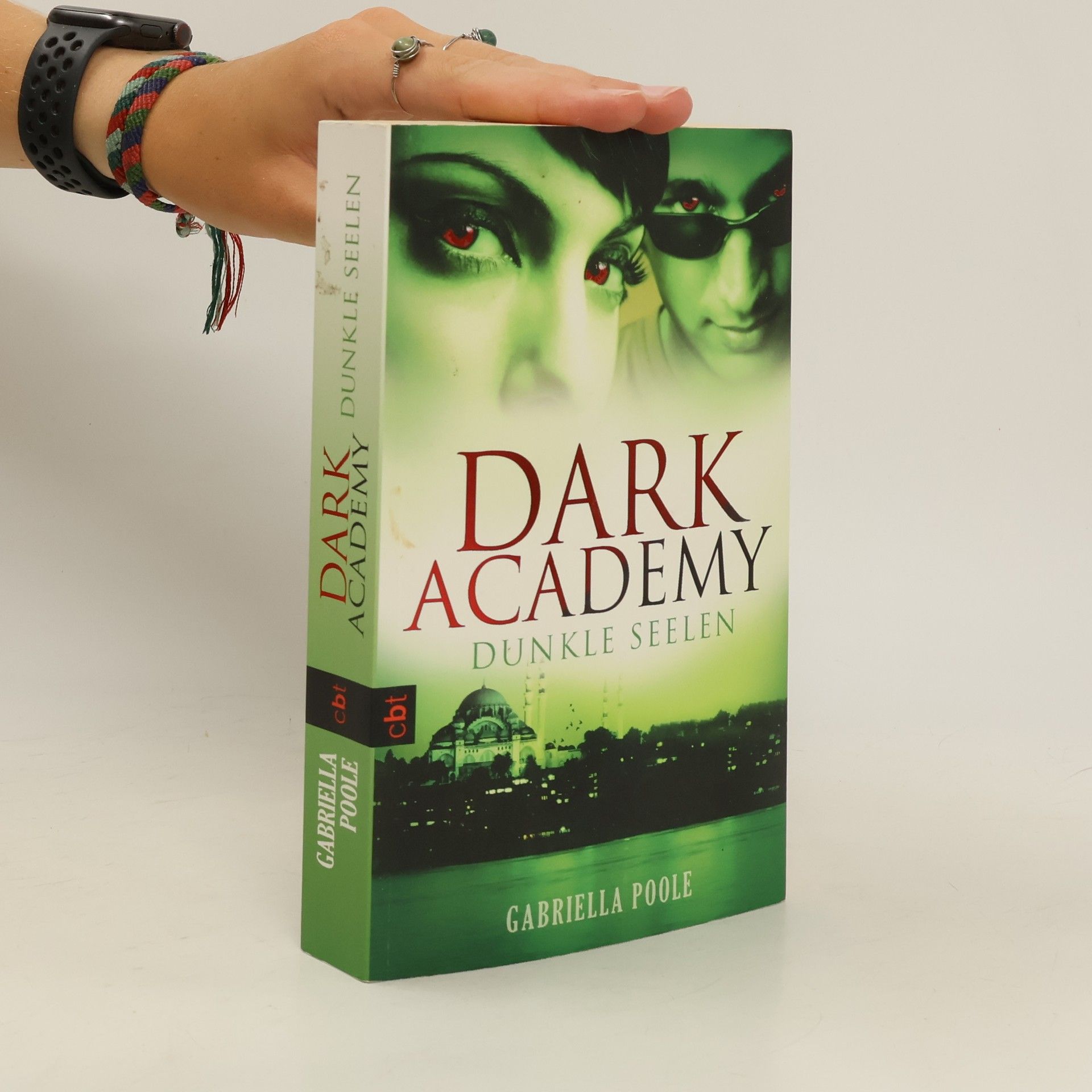 Gabriella Poole Dark Academy. Dunkle Seelen