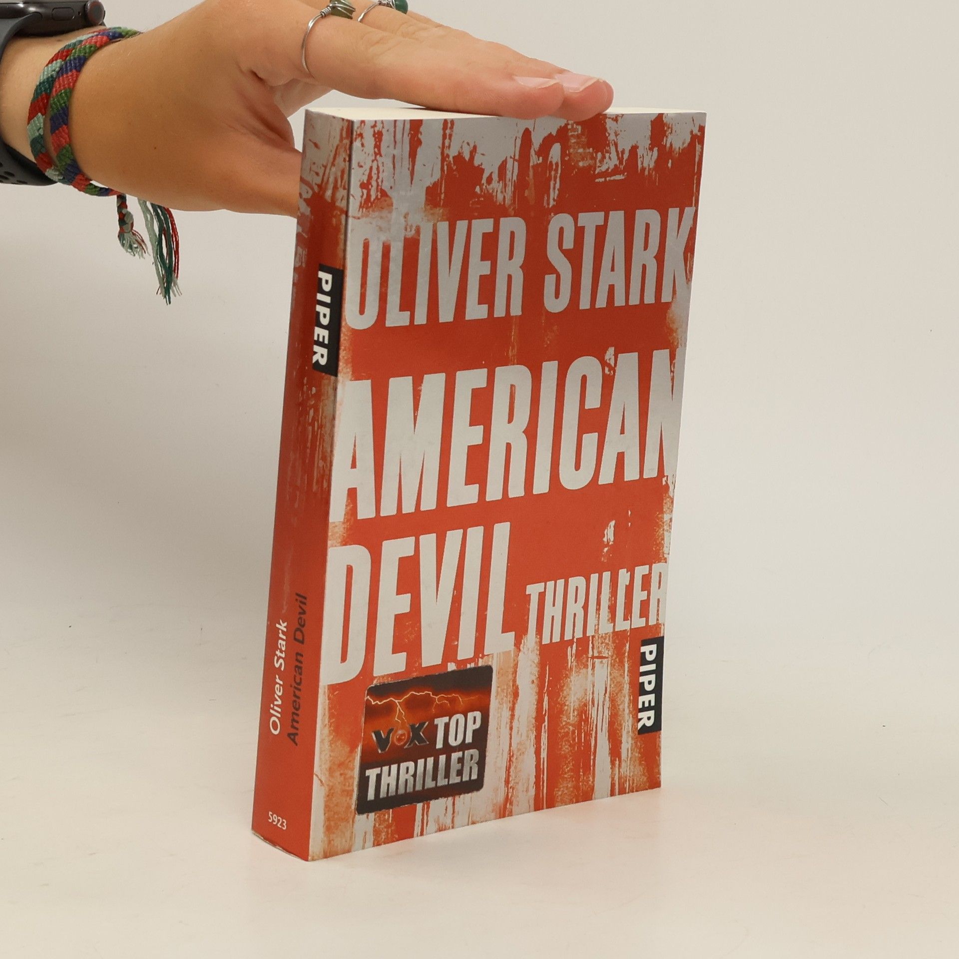 Oliver Stark American Devil