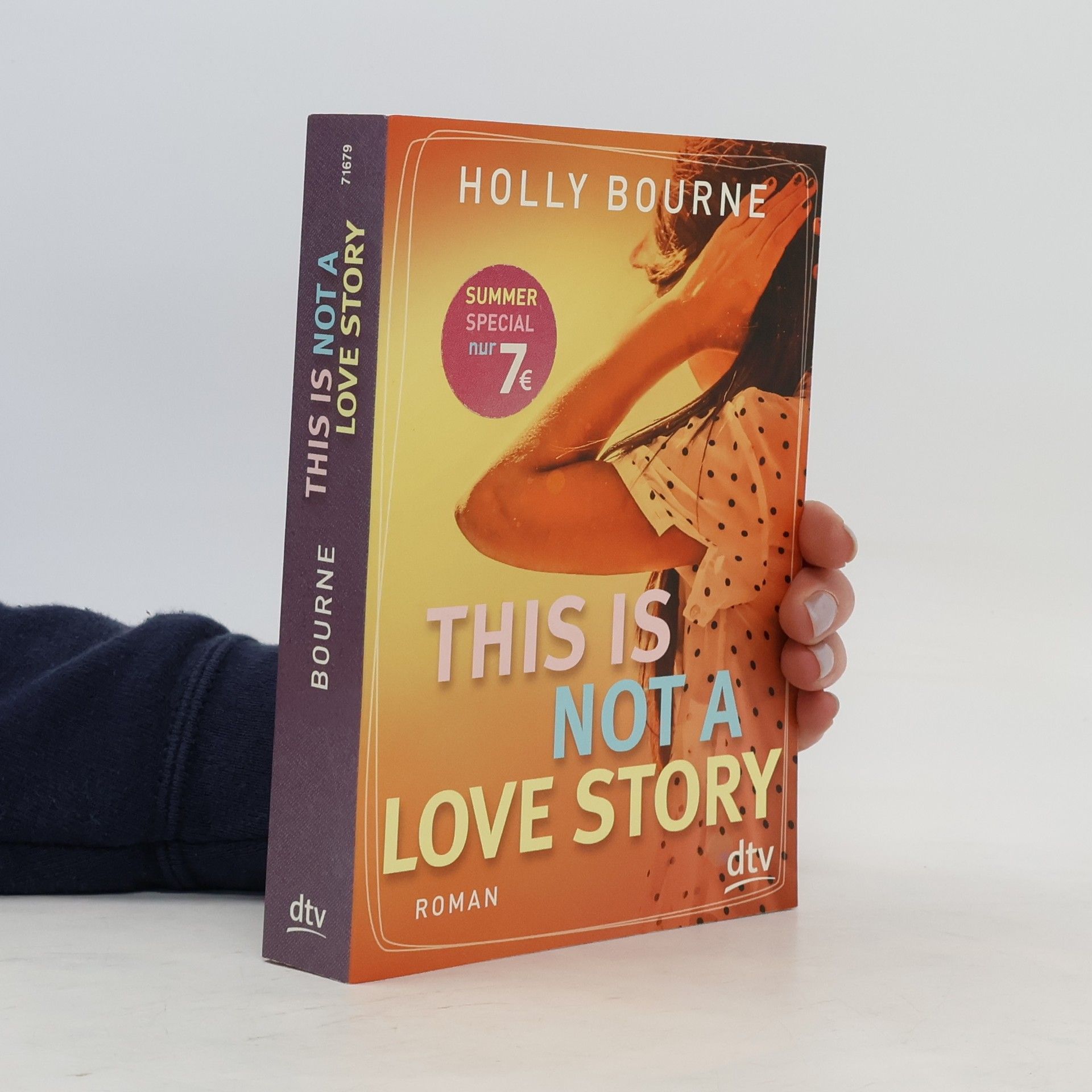 Holly Bourne This is not a love story