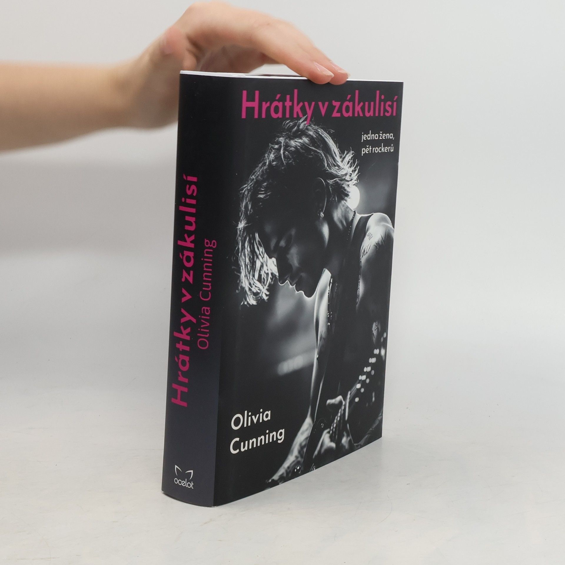 Olivia Cunning Hrátky v zákulisí