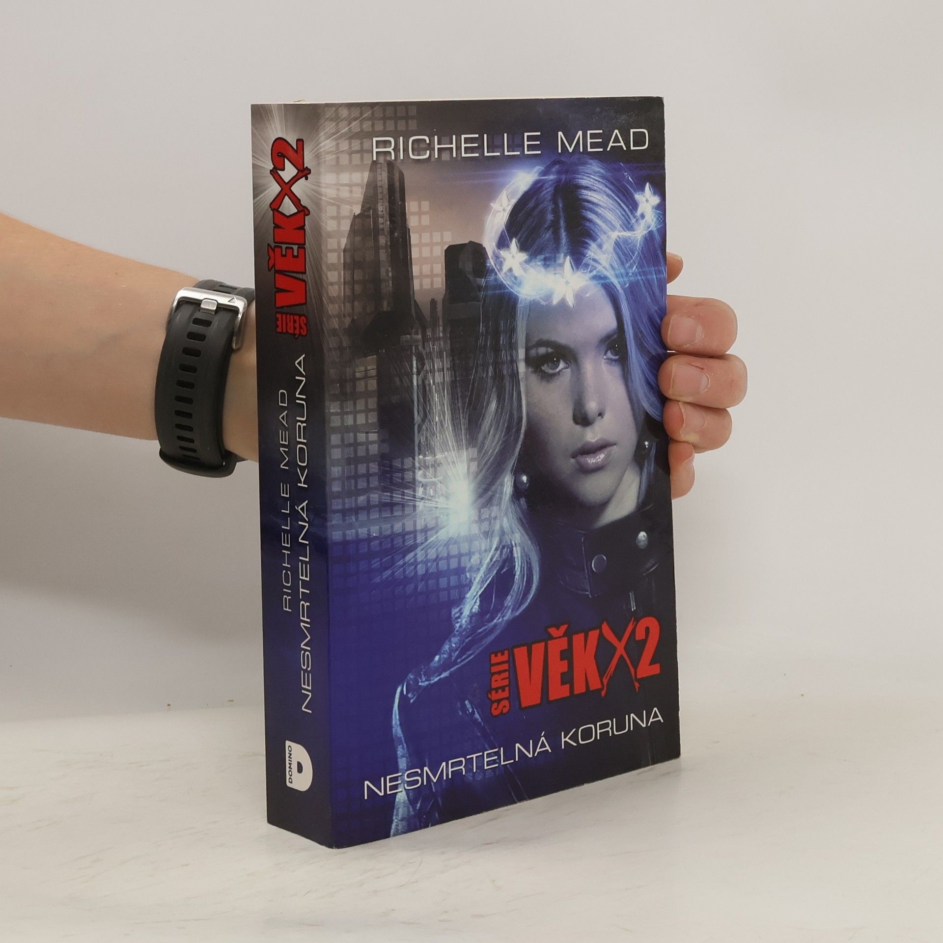 Richelle Mead Nesmrtelná koruna. Věk X. 2. díl