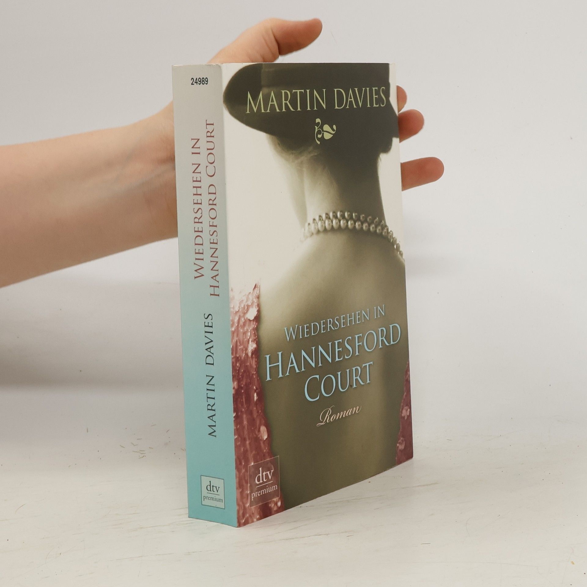 Martin Davies Wiedersehen in Hannesford Court