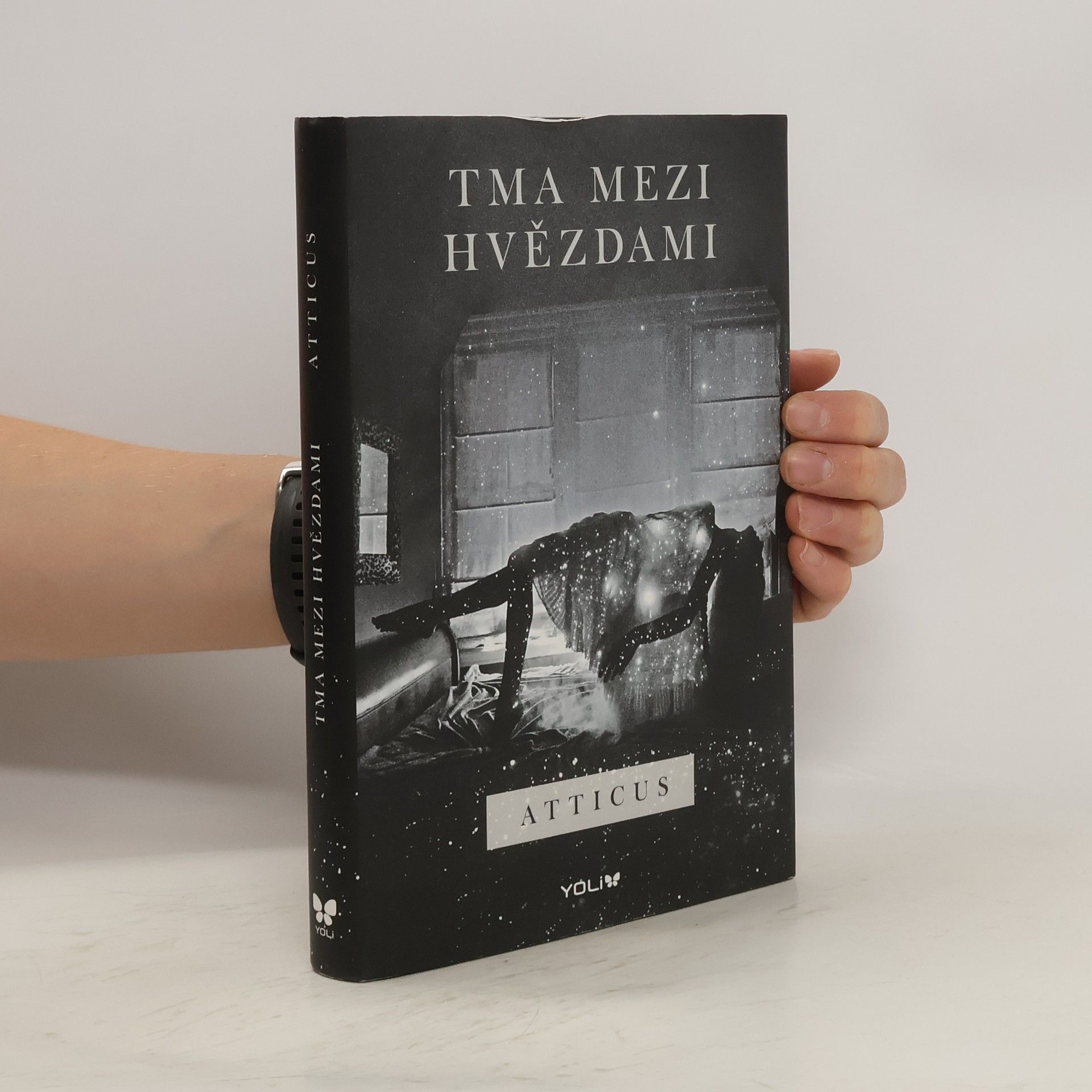 Atticus Tma mezi hvězdami