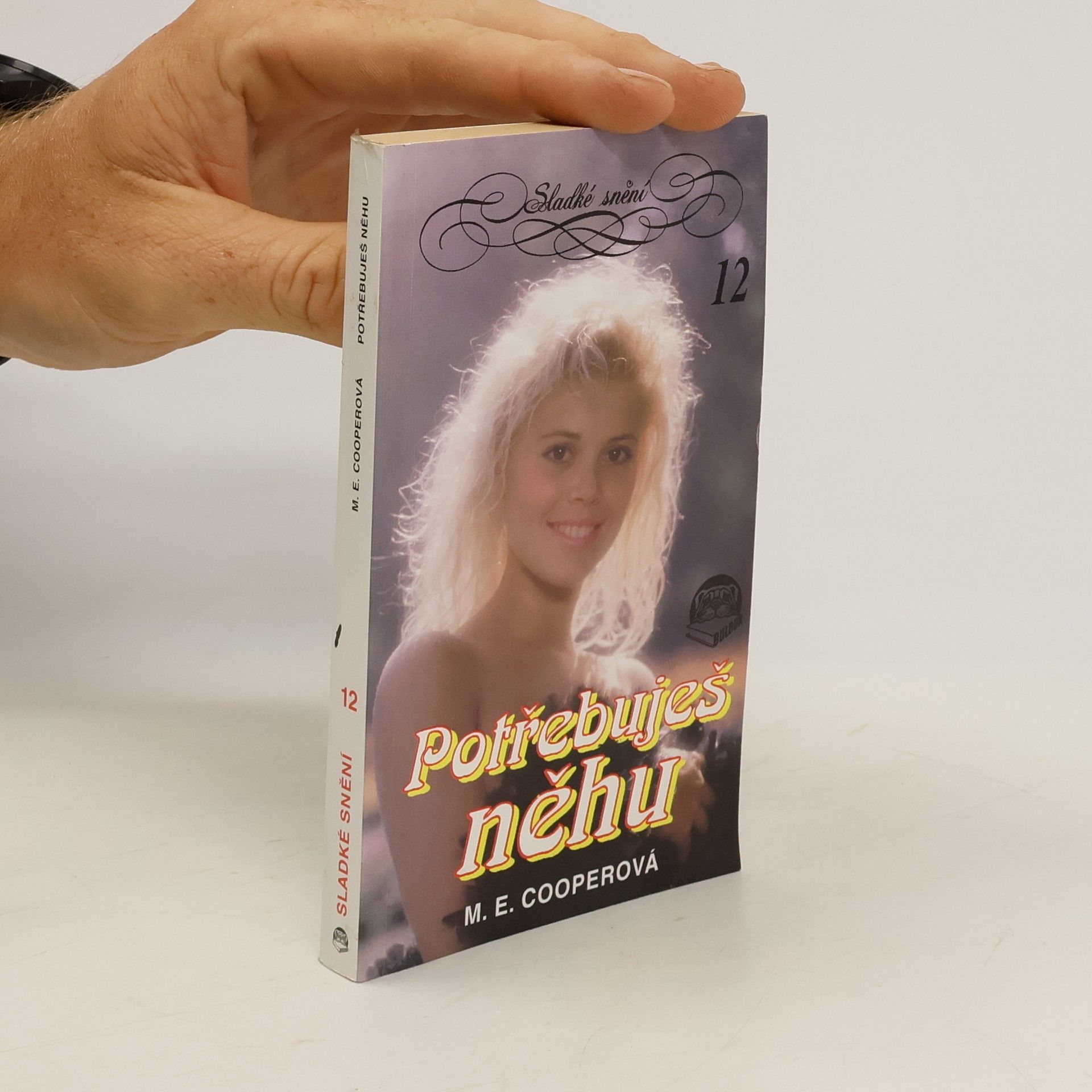 M. E. Cooper Potřebuješ něhu
