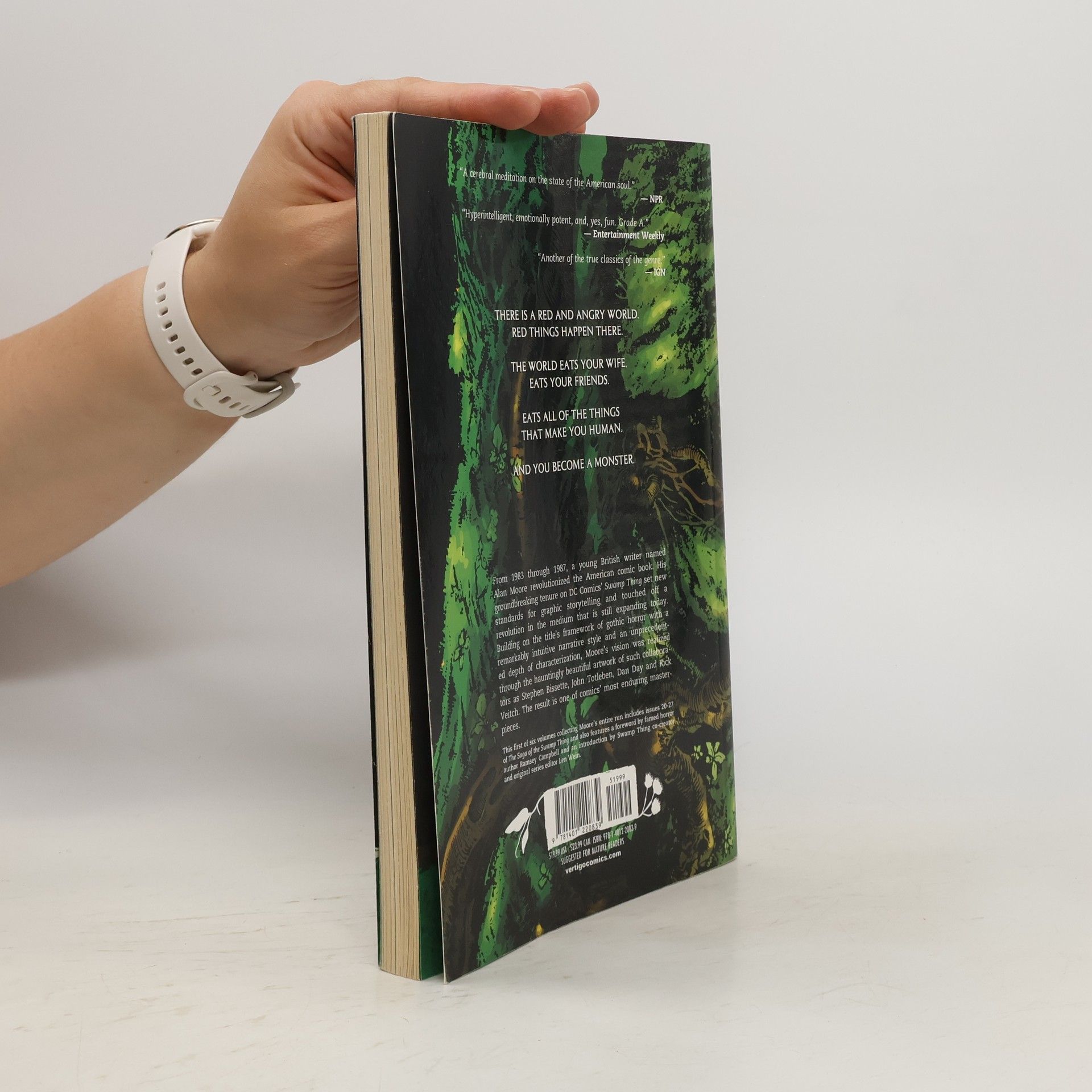 Alan Moore Saga of the Swamp Thing, Book 1