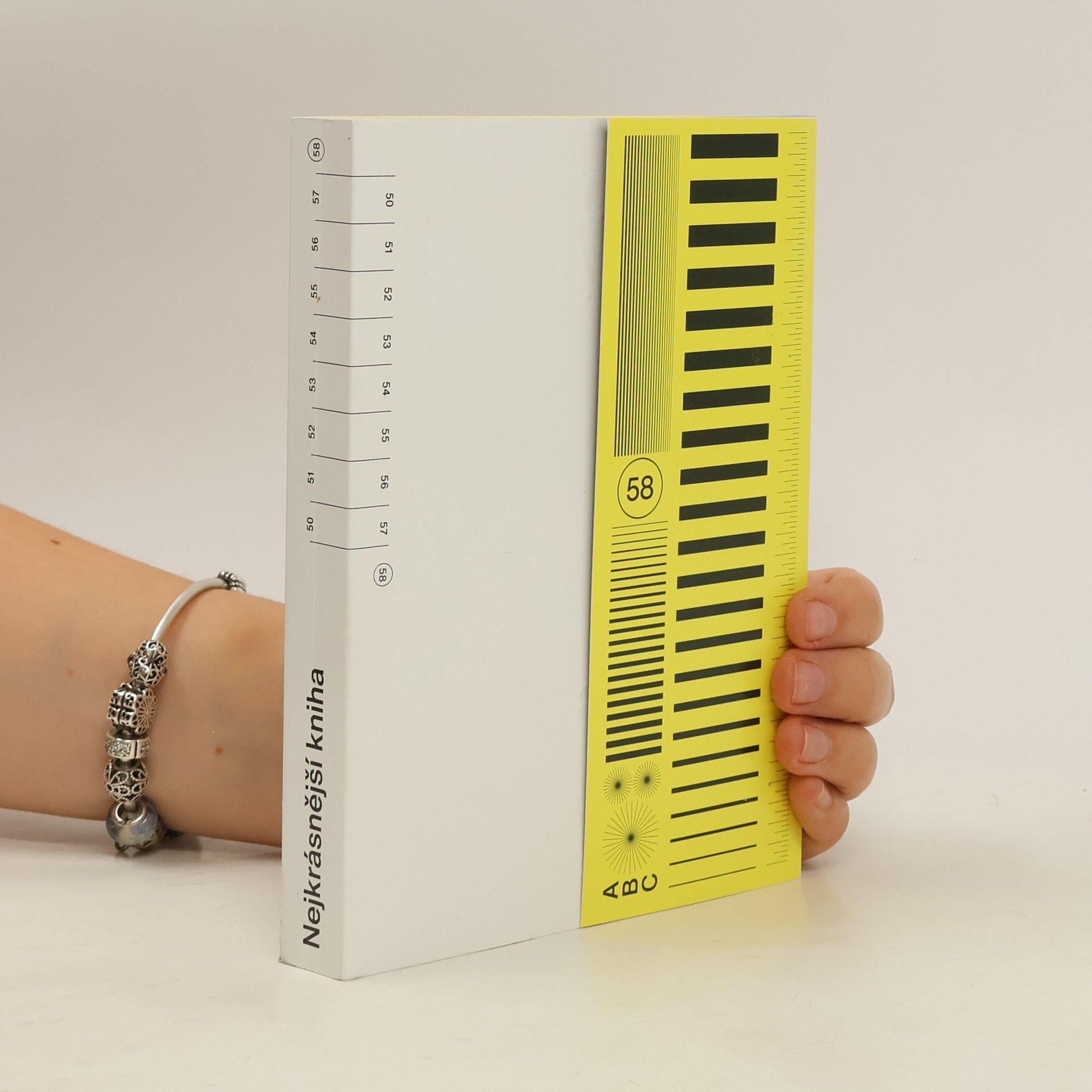 Autorenkollektiv Nejkrásnější české knihy roku 2022. 58. ročník = The most beautiful Czech books of the year 2022. 58th year