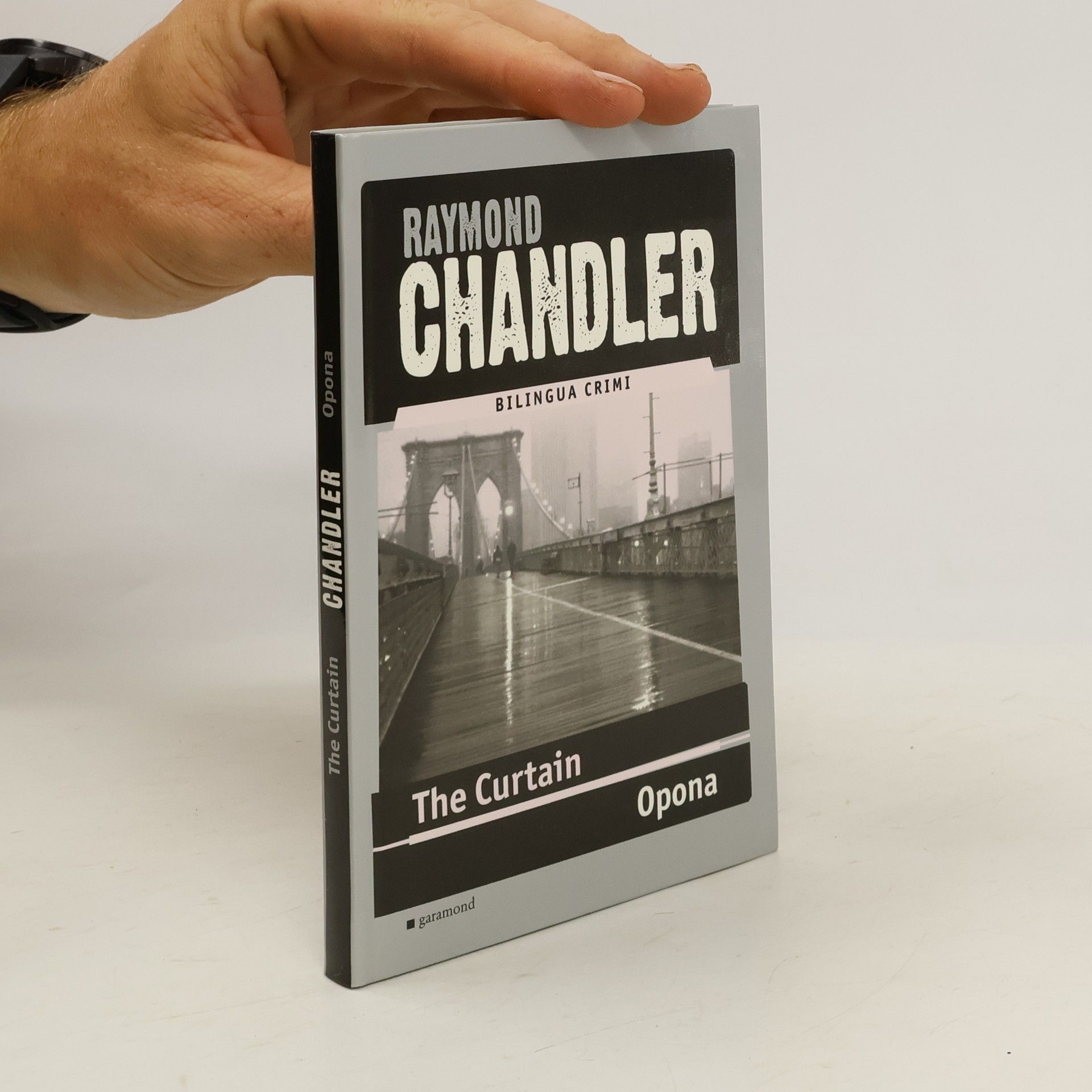 Raymond Chandler Opona / The Curtain