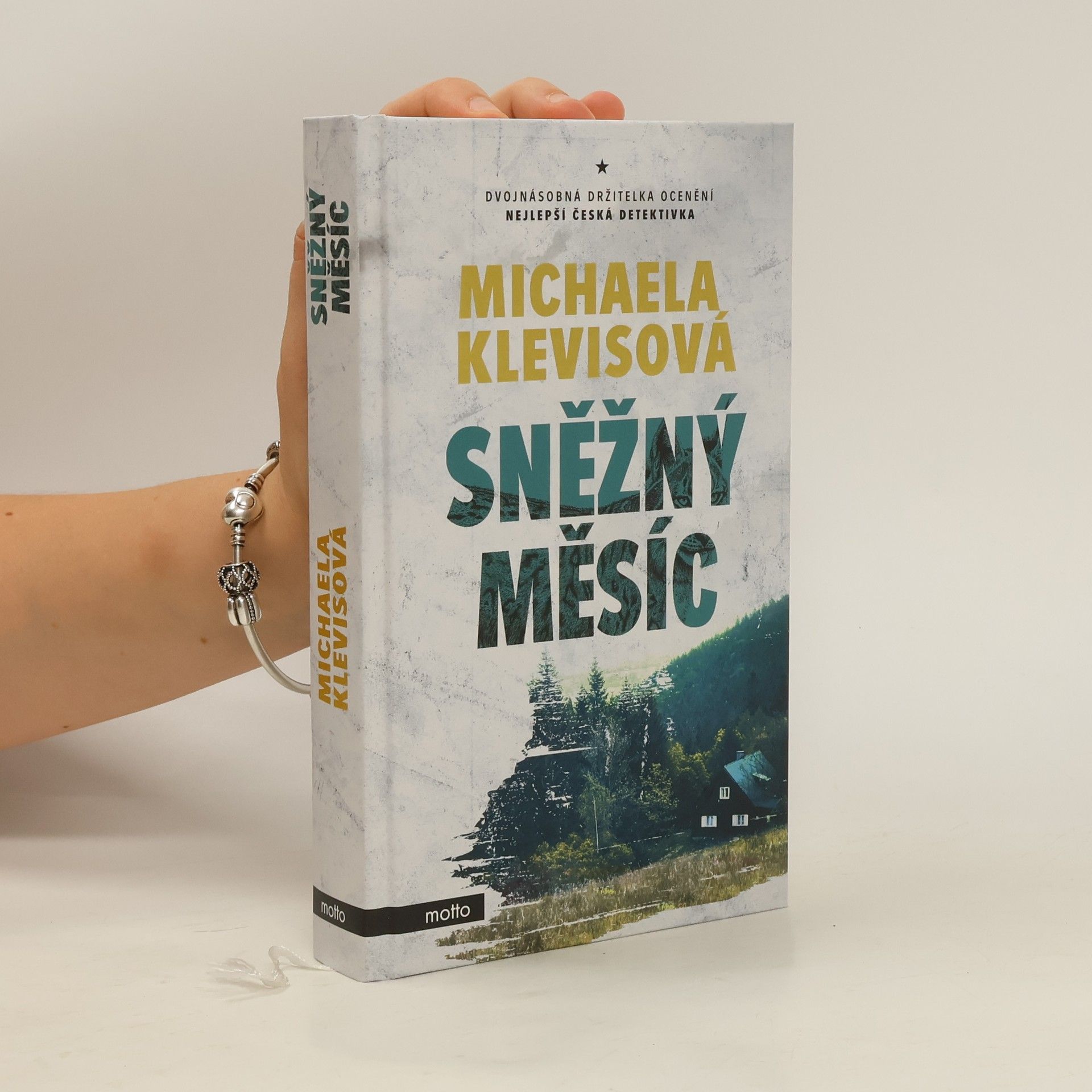Michaela Klevisová Sněžný měsíc