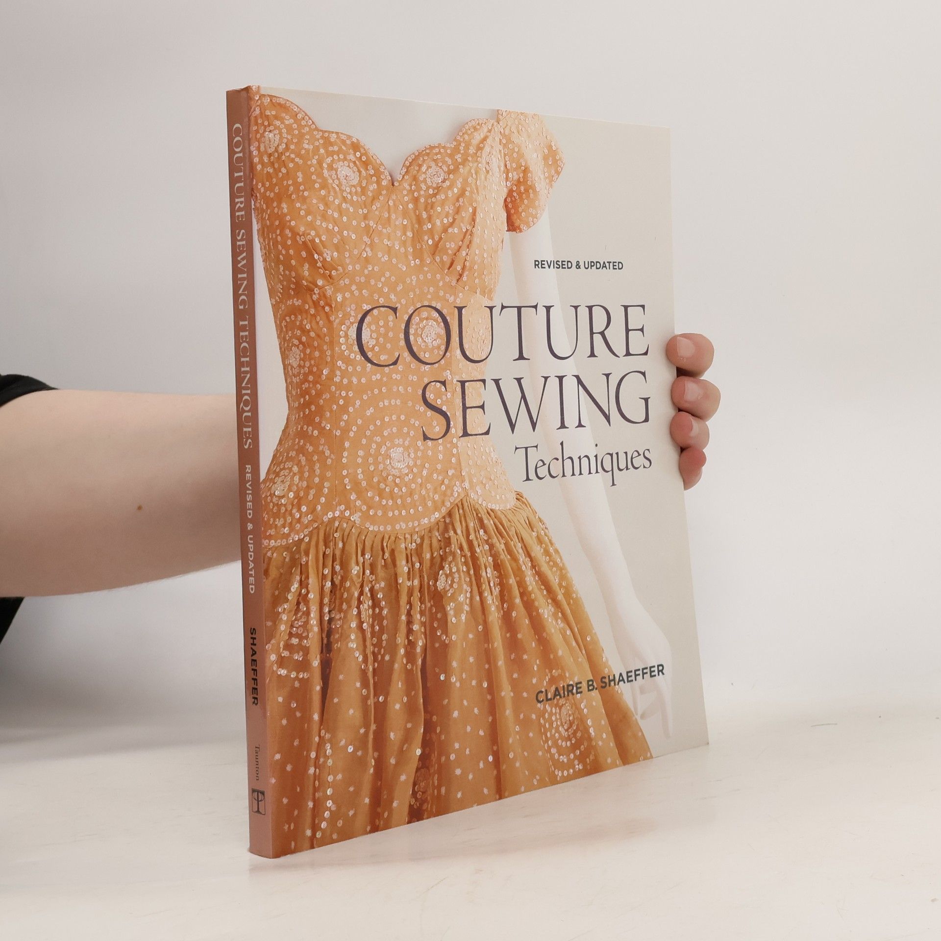 Claire B. Shaeffer Couture Sewing Techniques