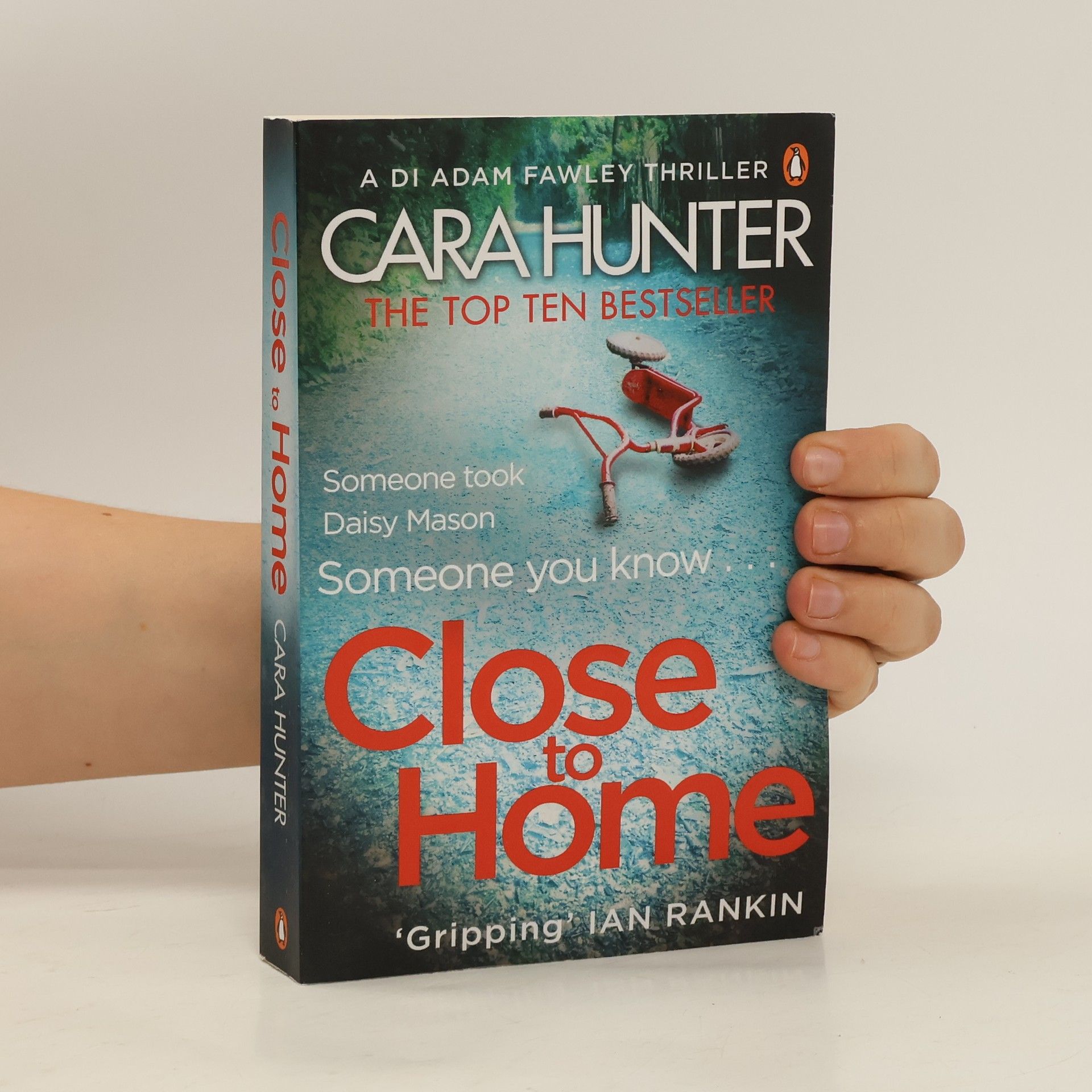 Cara Hunter Close to Home