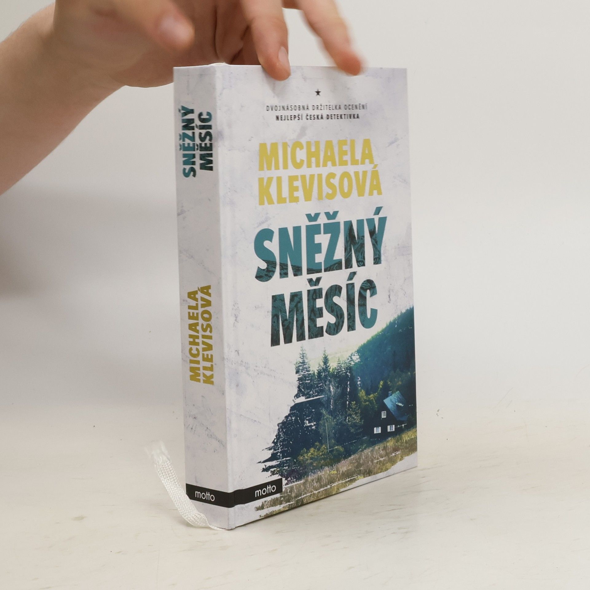 Michaela Klevisová Sněžný měsíc