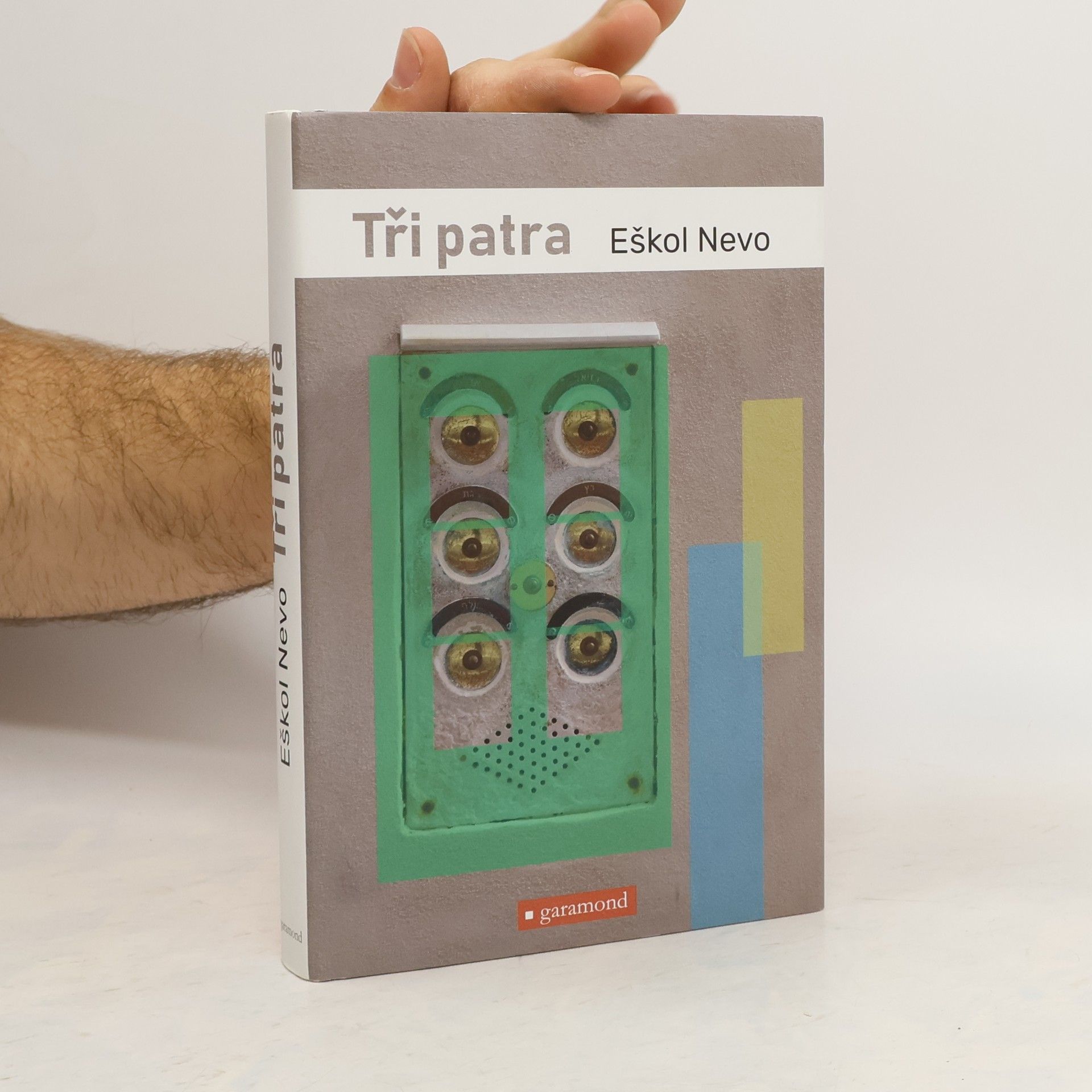 Eškol Nevo Tři patra