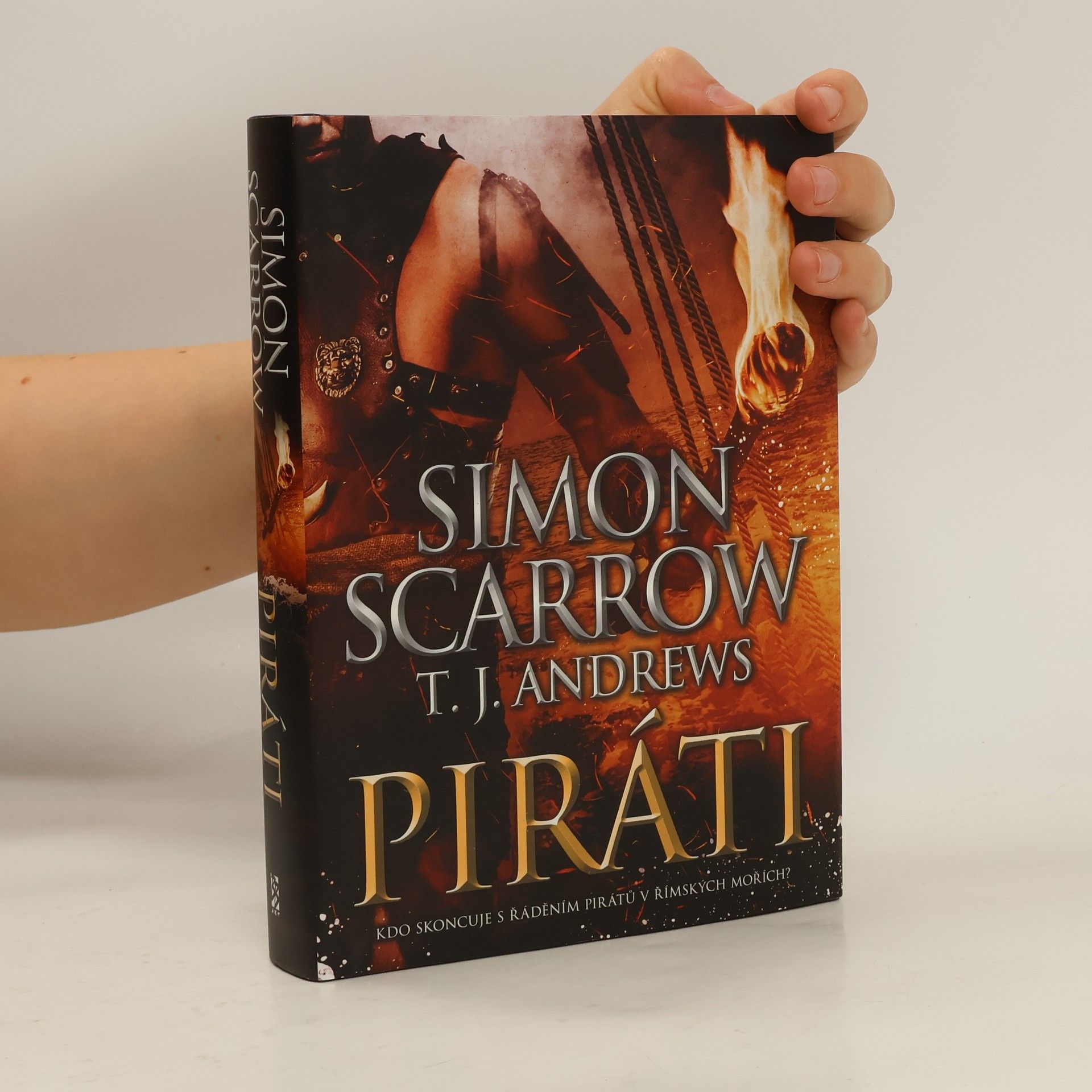 Simon Scarrow Piráti