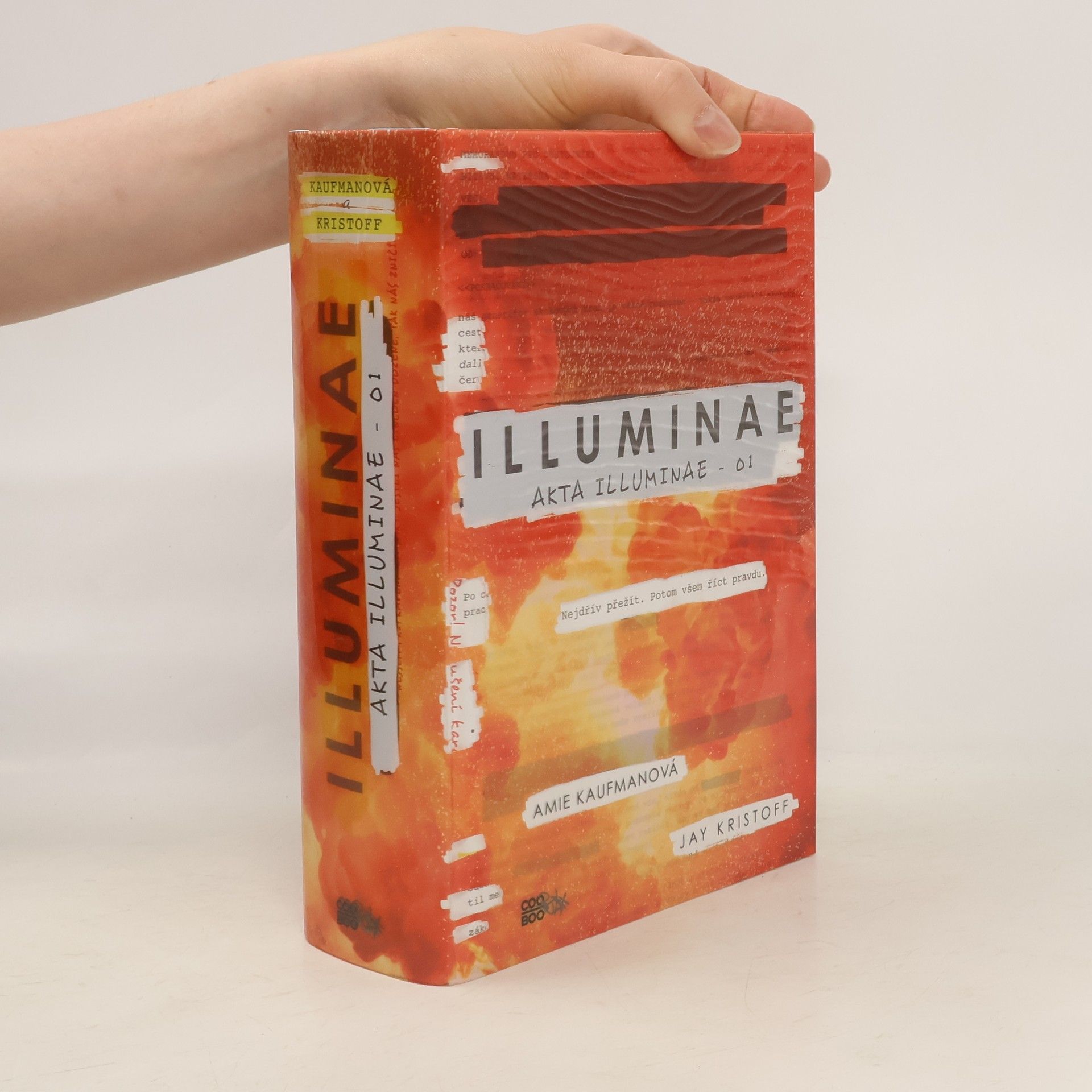 Amie Kaufman Akta illuminae. 01, Illuminae