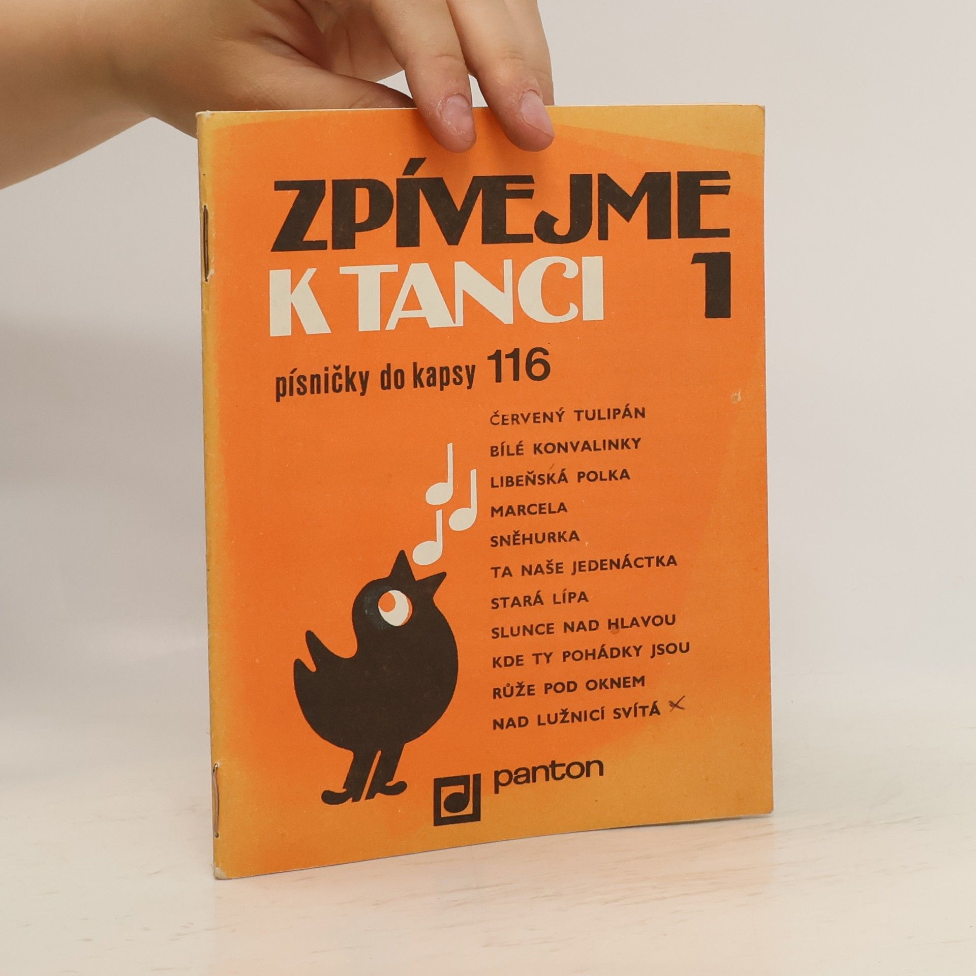 kolektiv Zpívejme k tanci 1. 12 písniček s texty a harmonickými značkami
