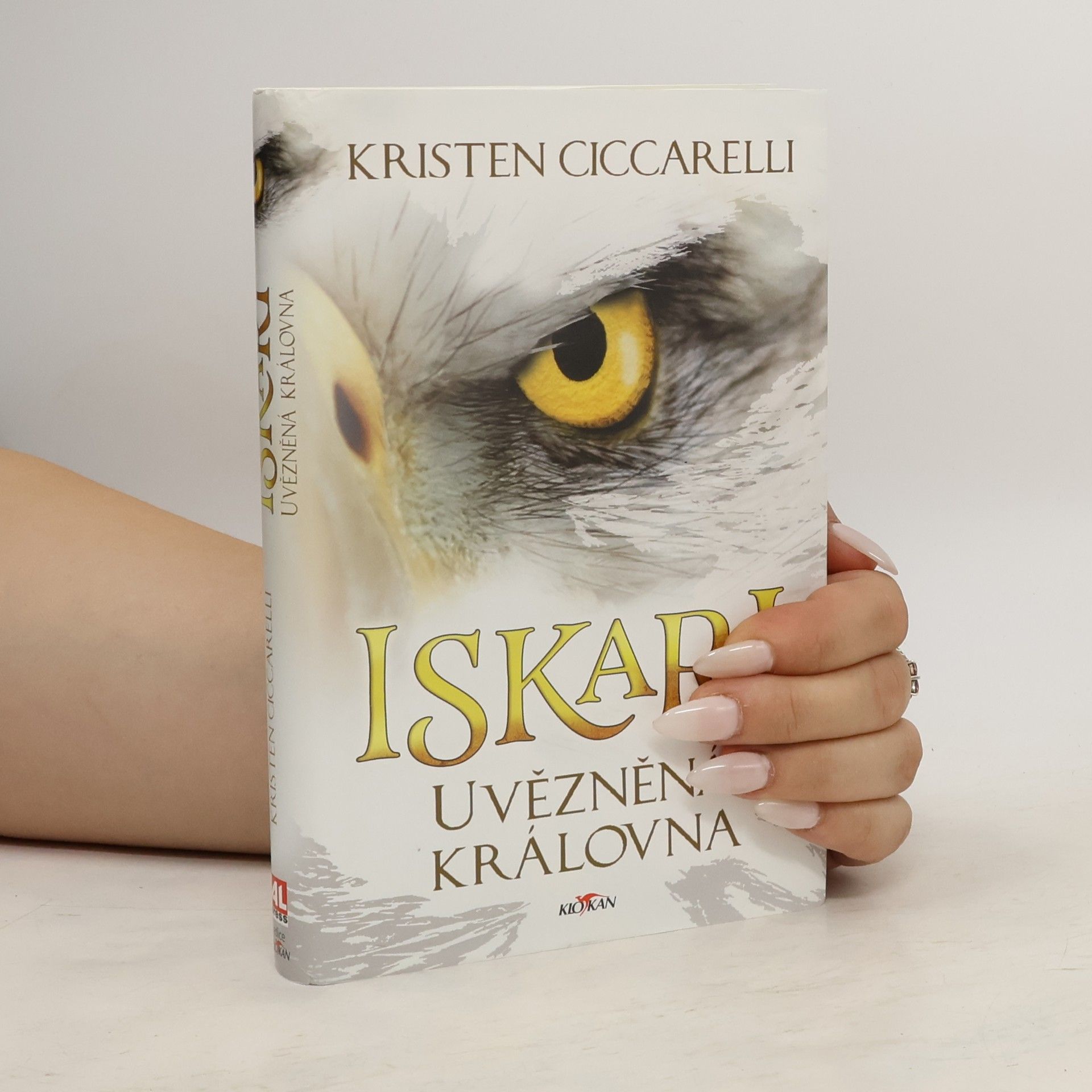 Kristen Ciccarelli Iskari. Uvězněná královna