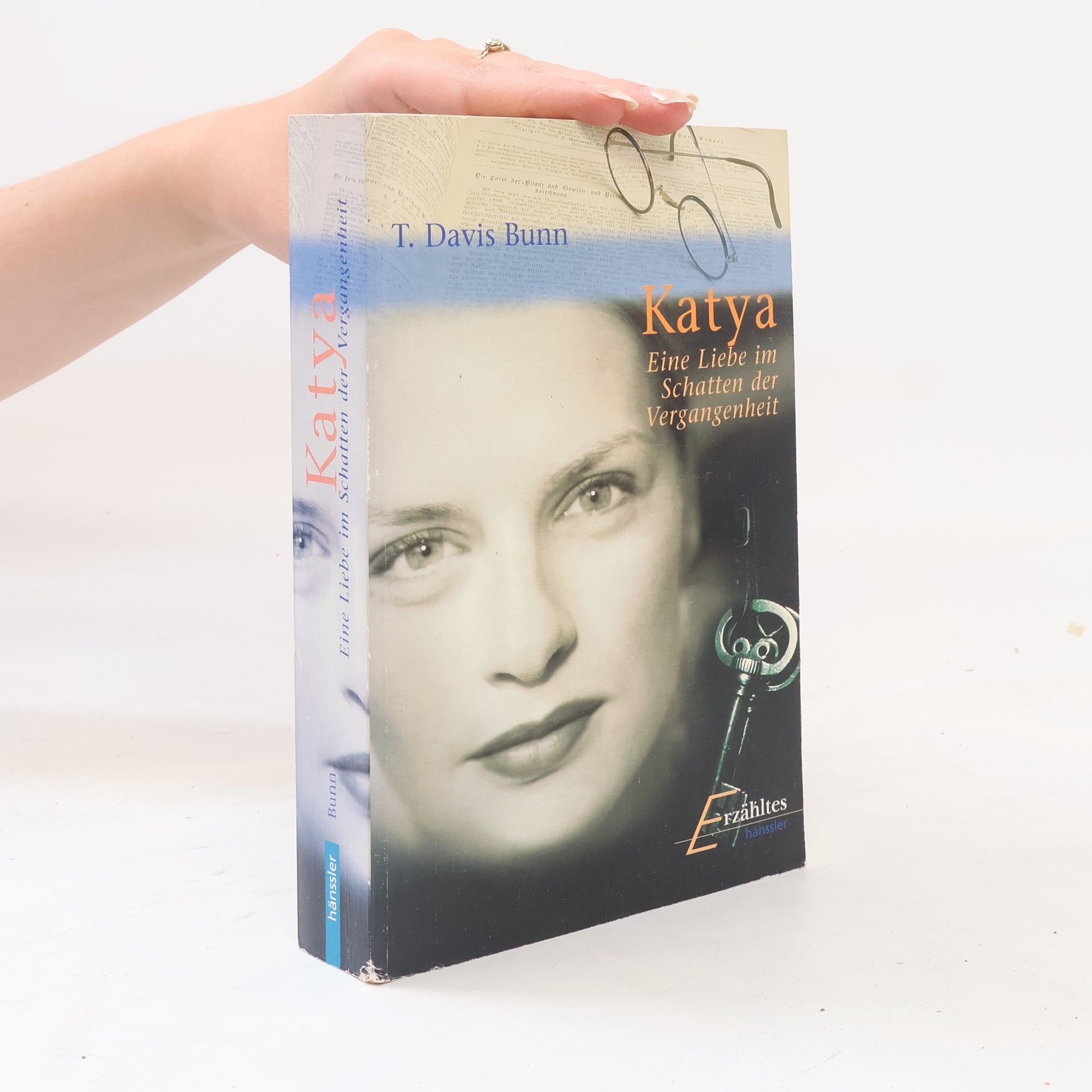 Autorenkollektiv Katya. Eine Liebe im Schatten der Vergangenheit