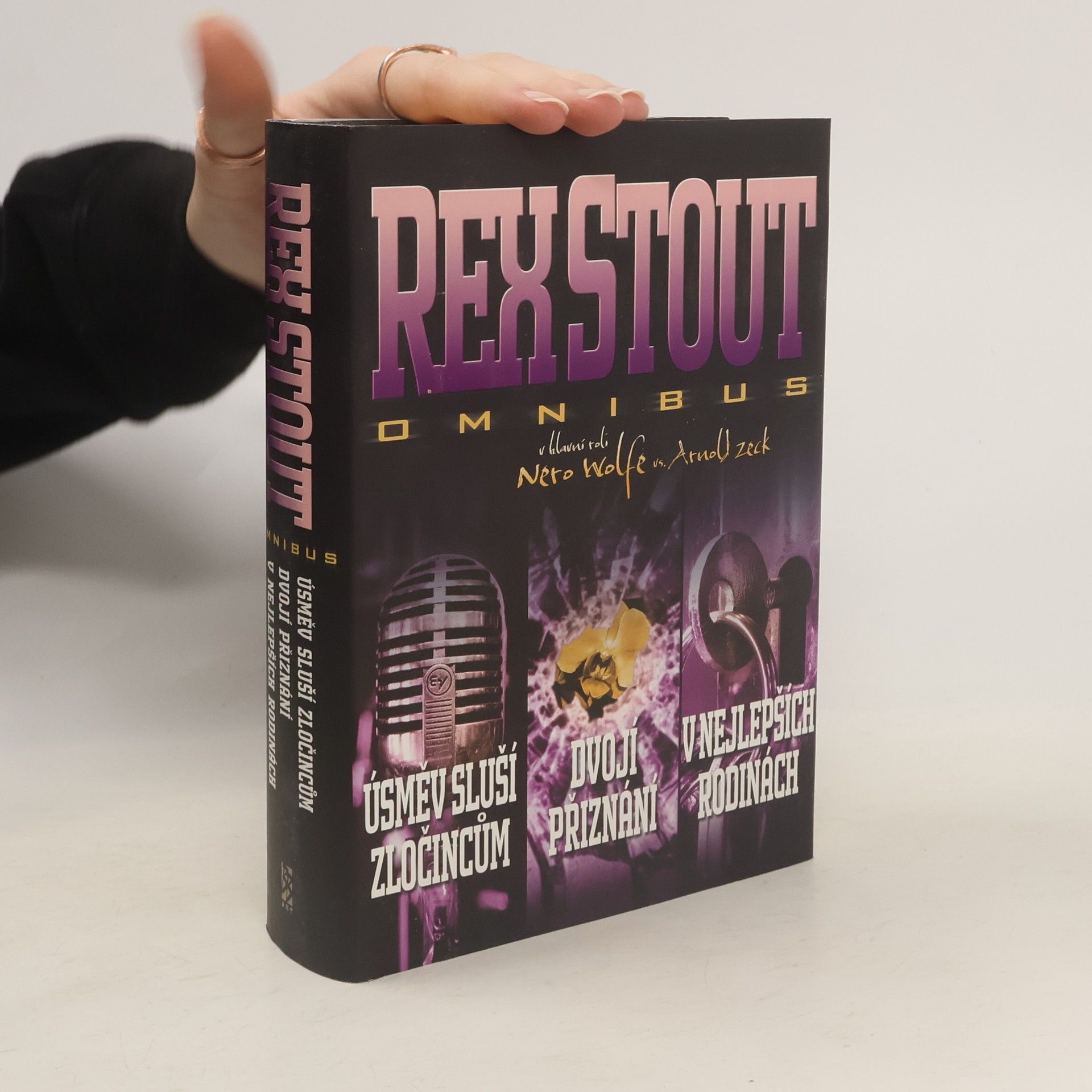 Rex Stout Úsměv sluší zločincům. Dvojí přiznání. V nejlepších rodinách.