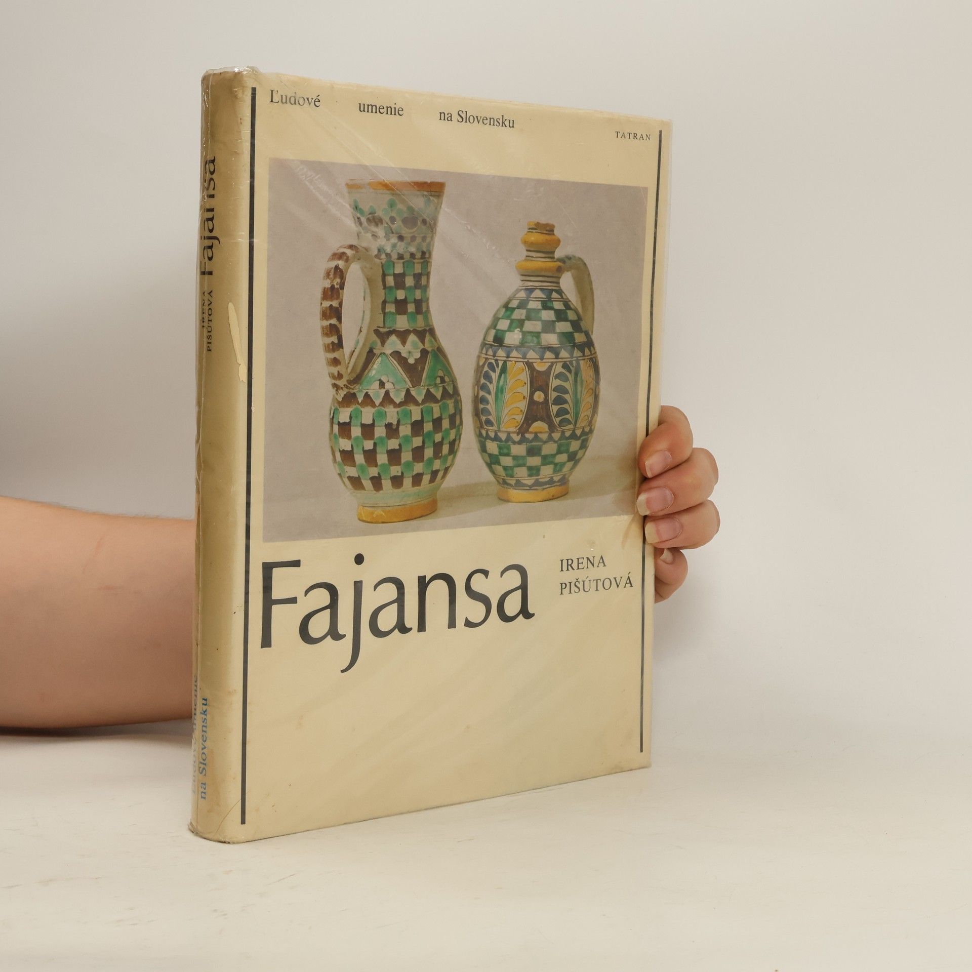 Irena Pišútová Fajansa