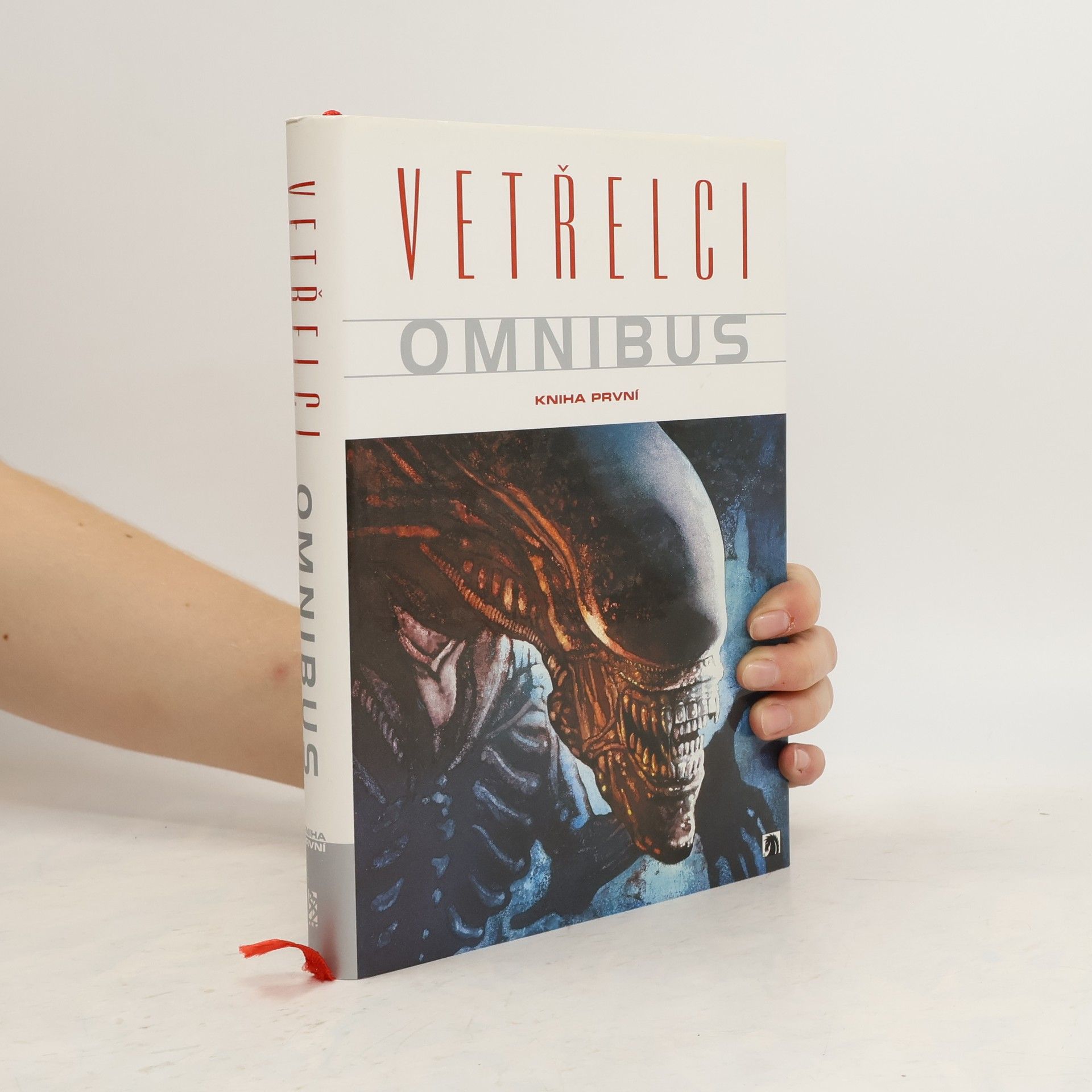 Martin D. Antonín Vetřelci. Kniha první