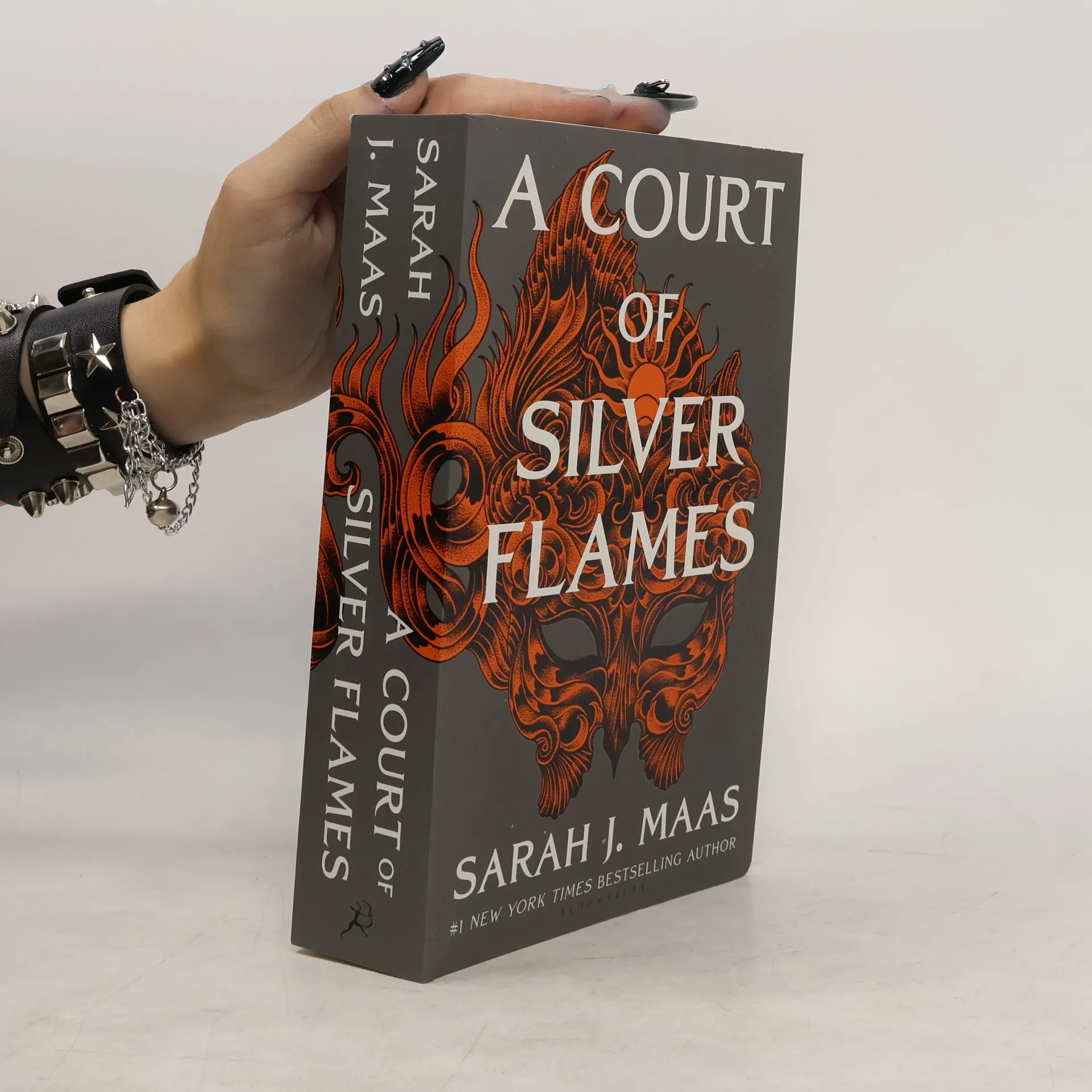 A Court of Silver Flames | Kniha | pevná | Sarah J. Maas | EN