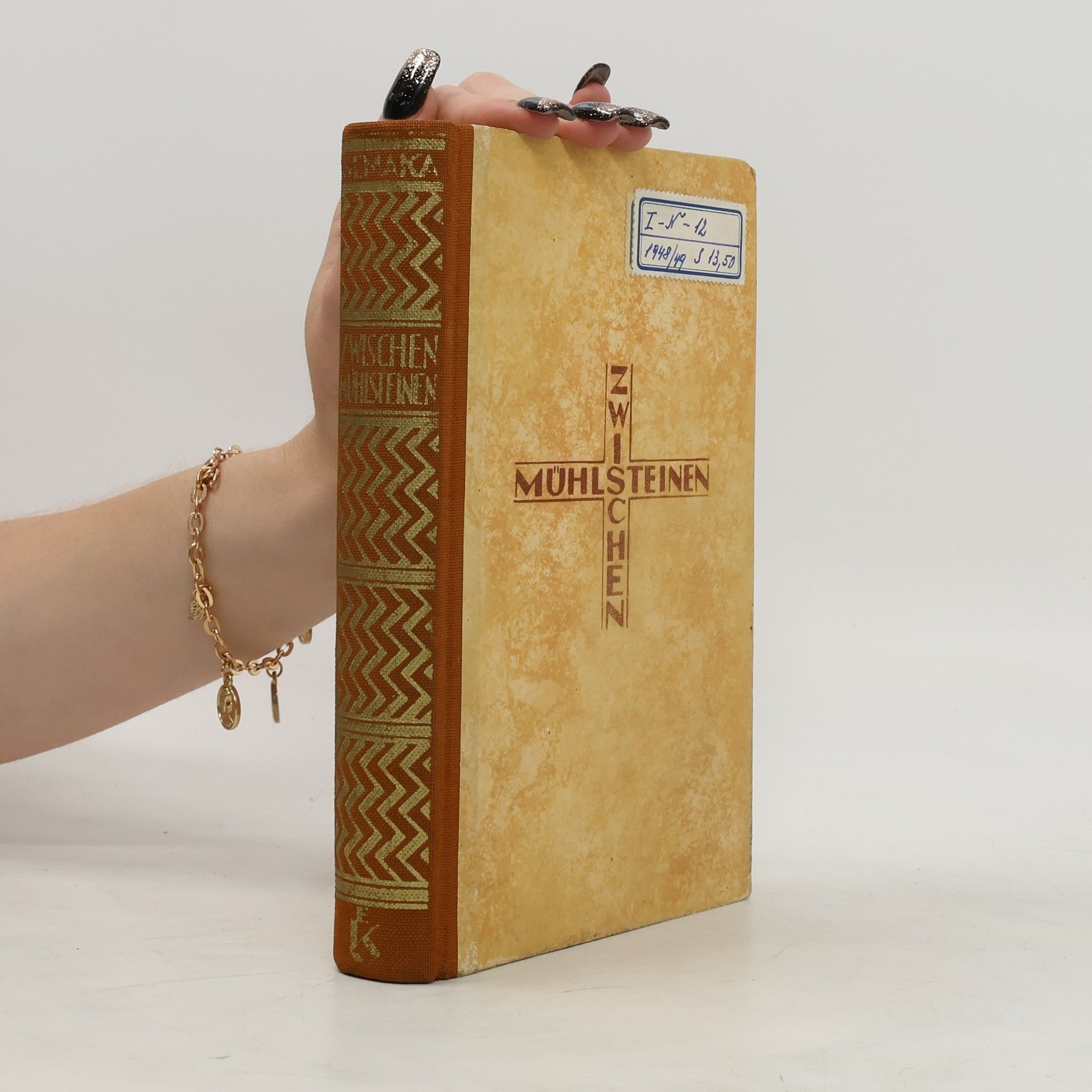 Autorenkollektiv Zwischen mühlsteinen