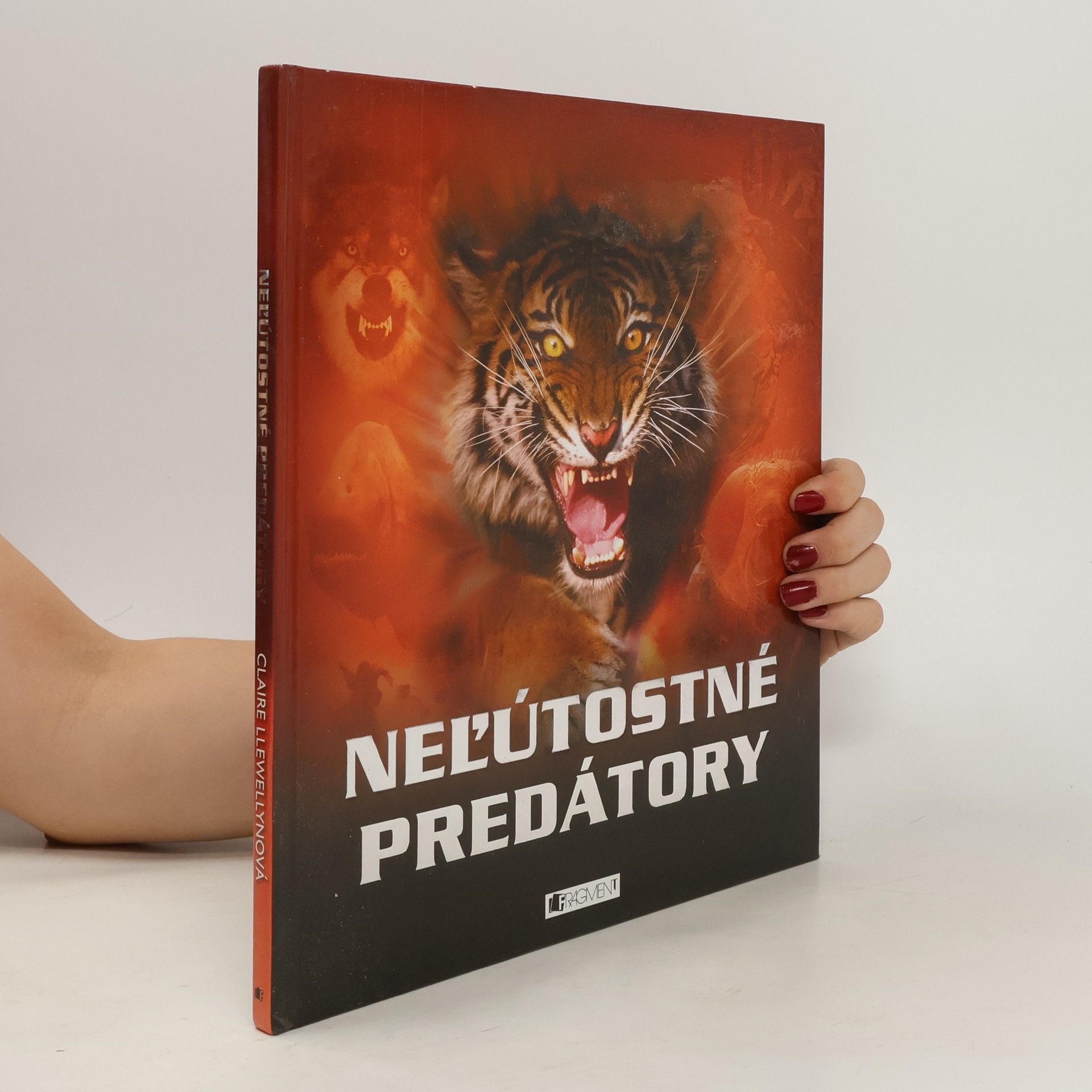 Claire Llewellyn Nel'útostné predátory