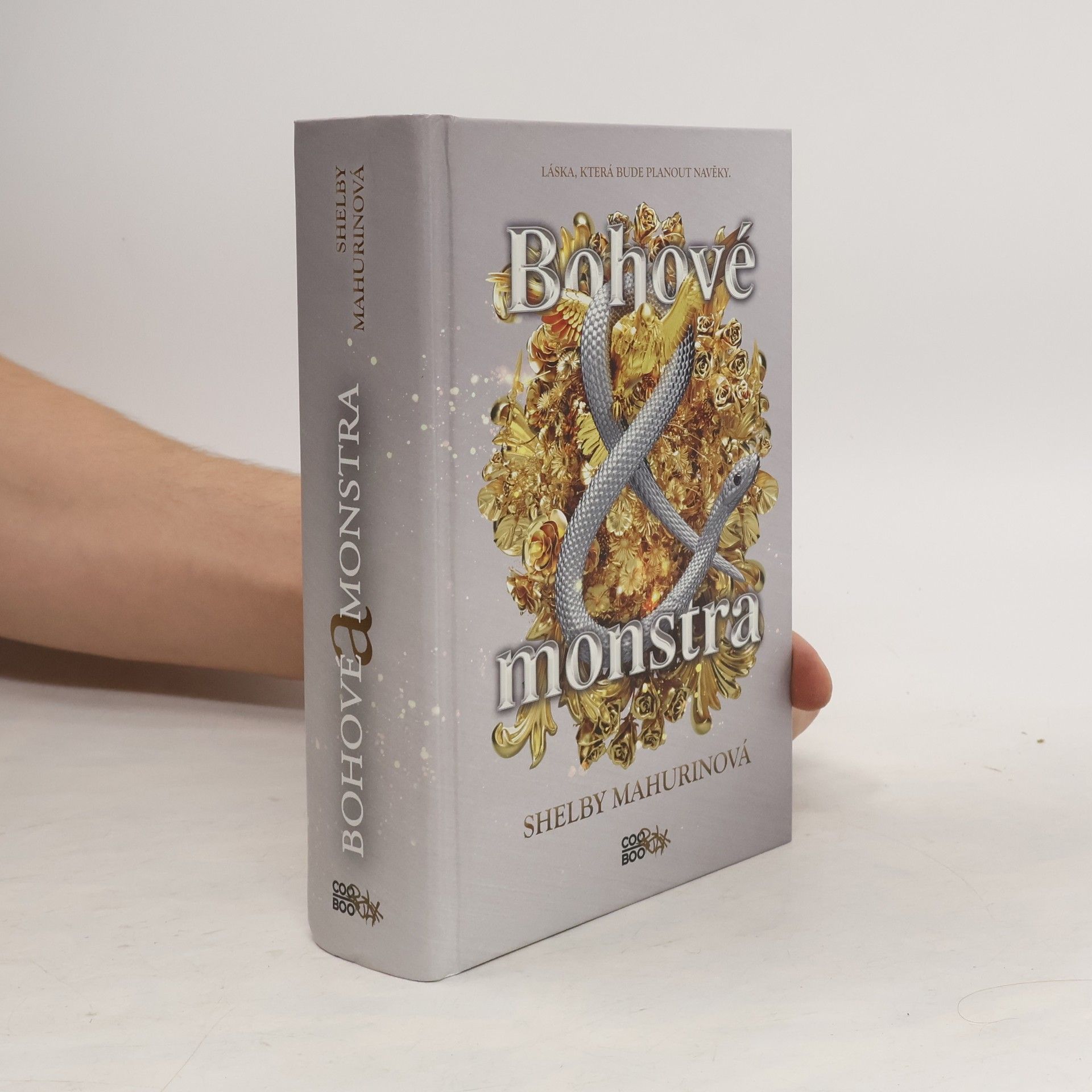 Shelby Mahurin Bohové a monstra. 3. díl