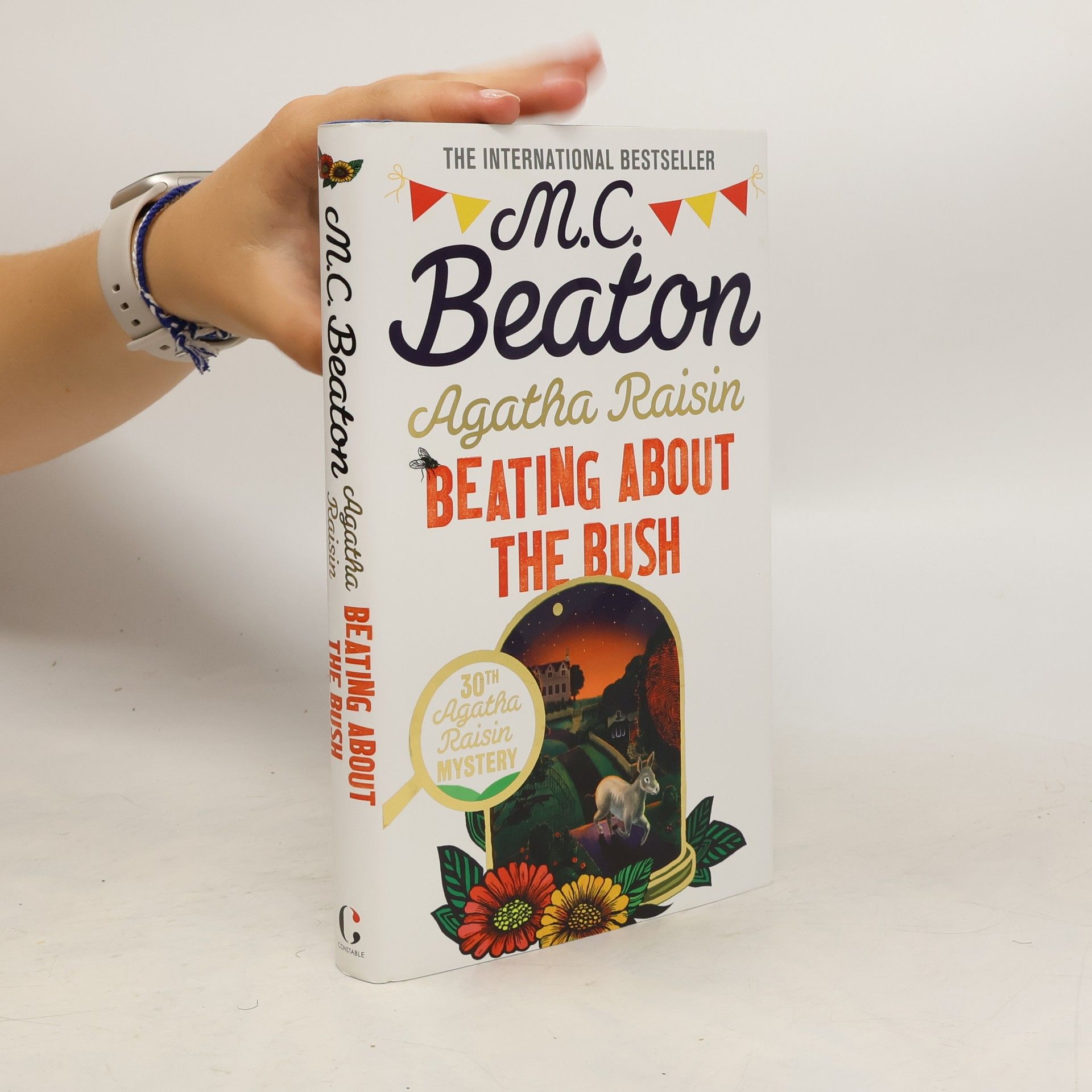 M. C. Beaton Agatha Raisin: Beating About the Bush