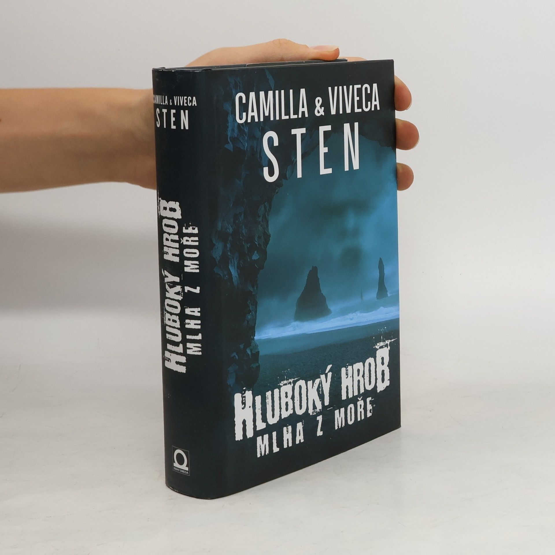 Camilla Sten Hluboký hrob. Mlha z moře