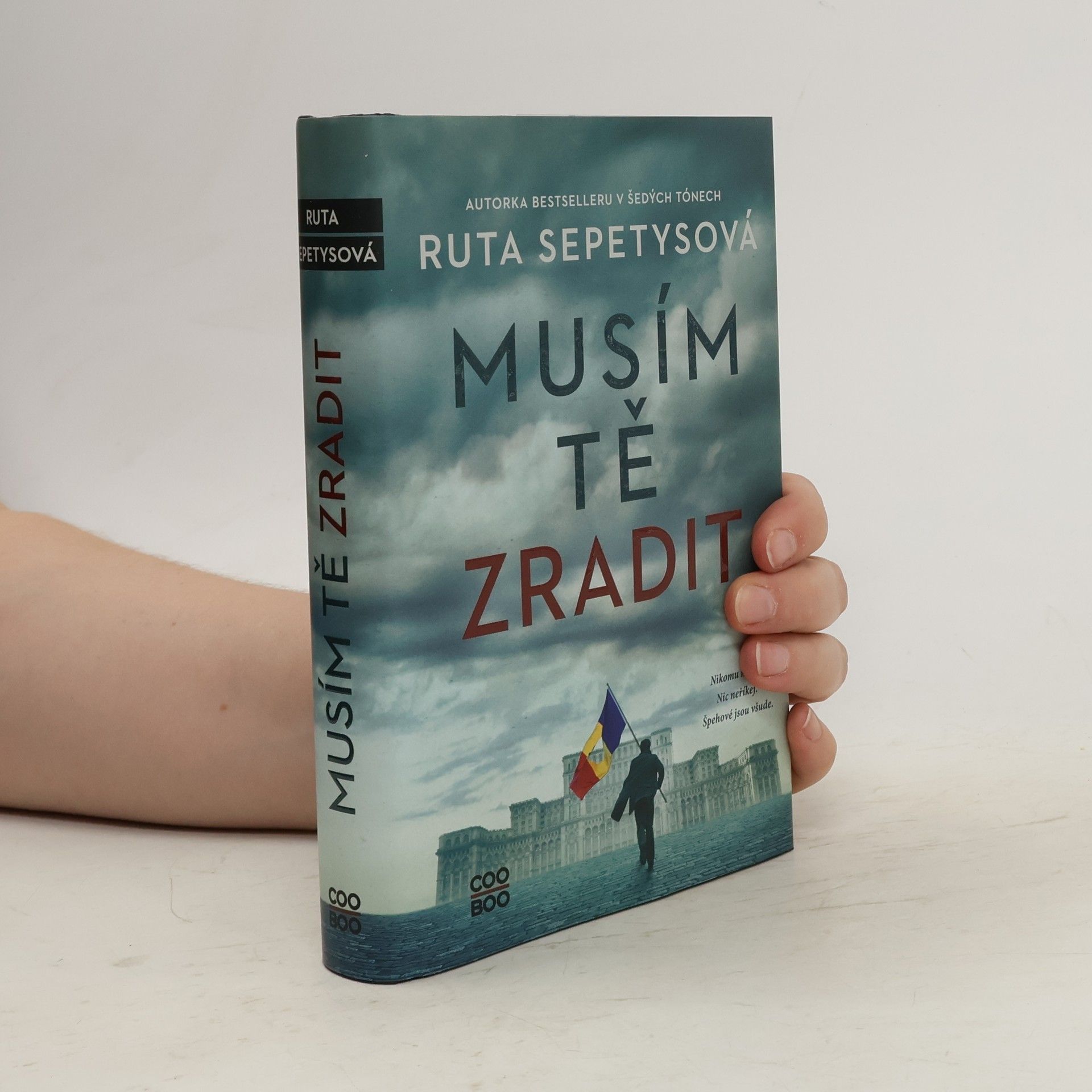 Ruta Sepetysová Musím tě zradit