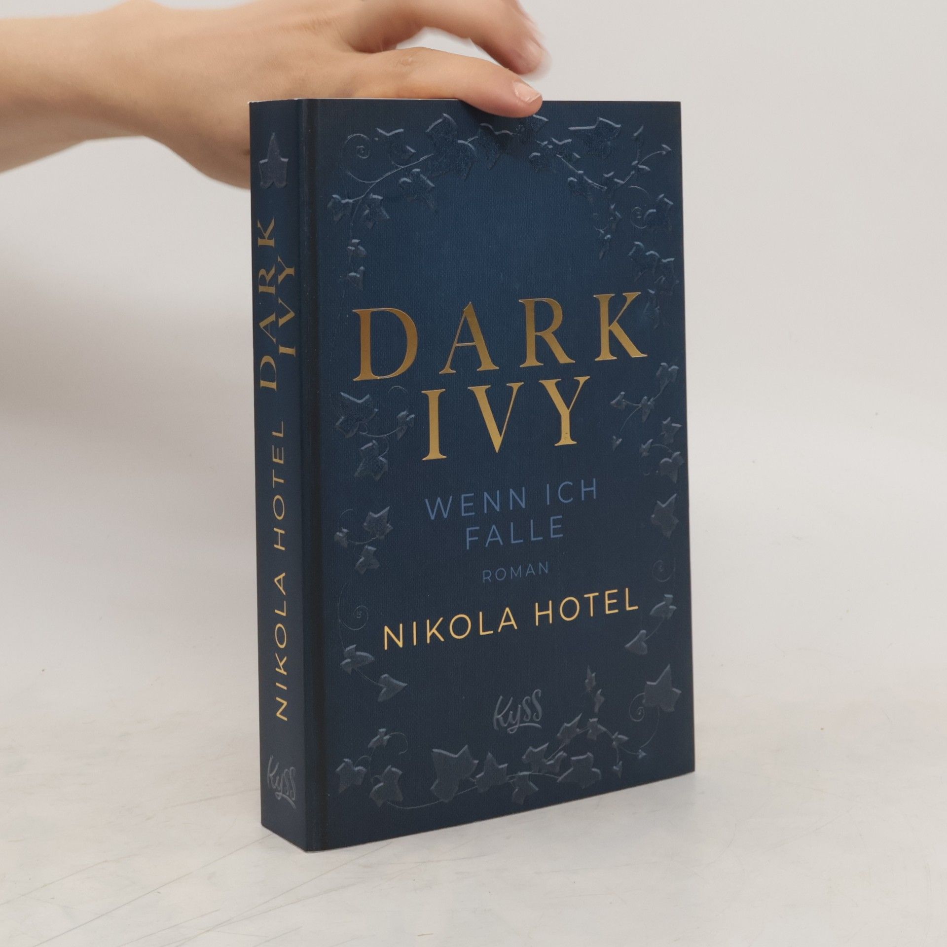 Nikola Hotel Dark Ivy - Wenn ich falle