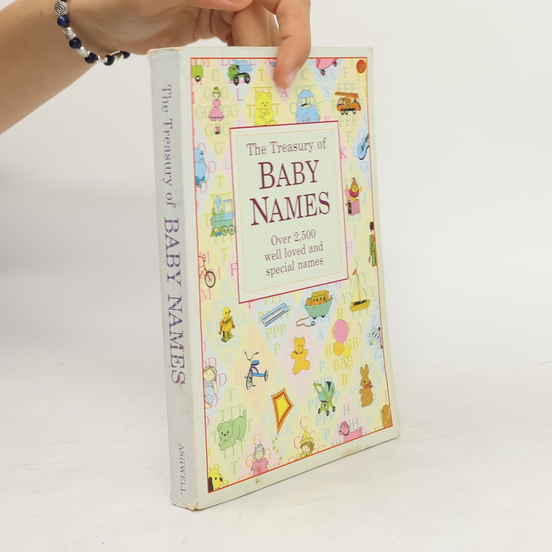 Autores varios The Treasury of Baby Names