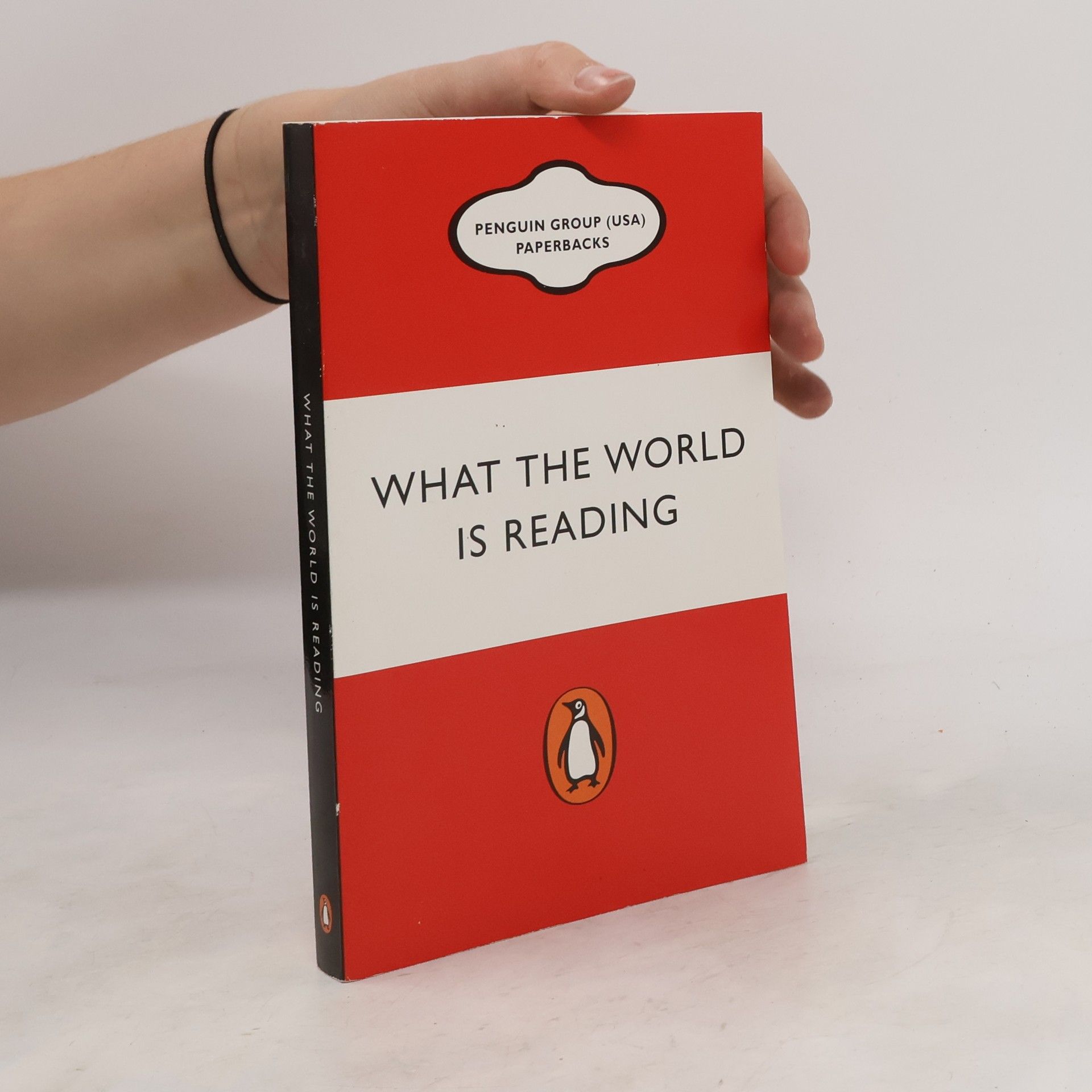kolektiv What the World is Reading