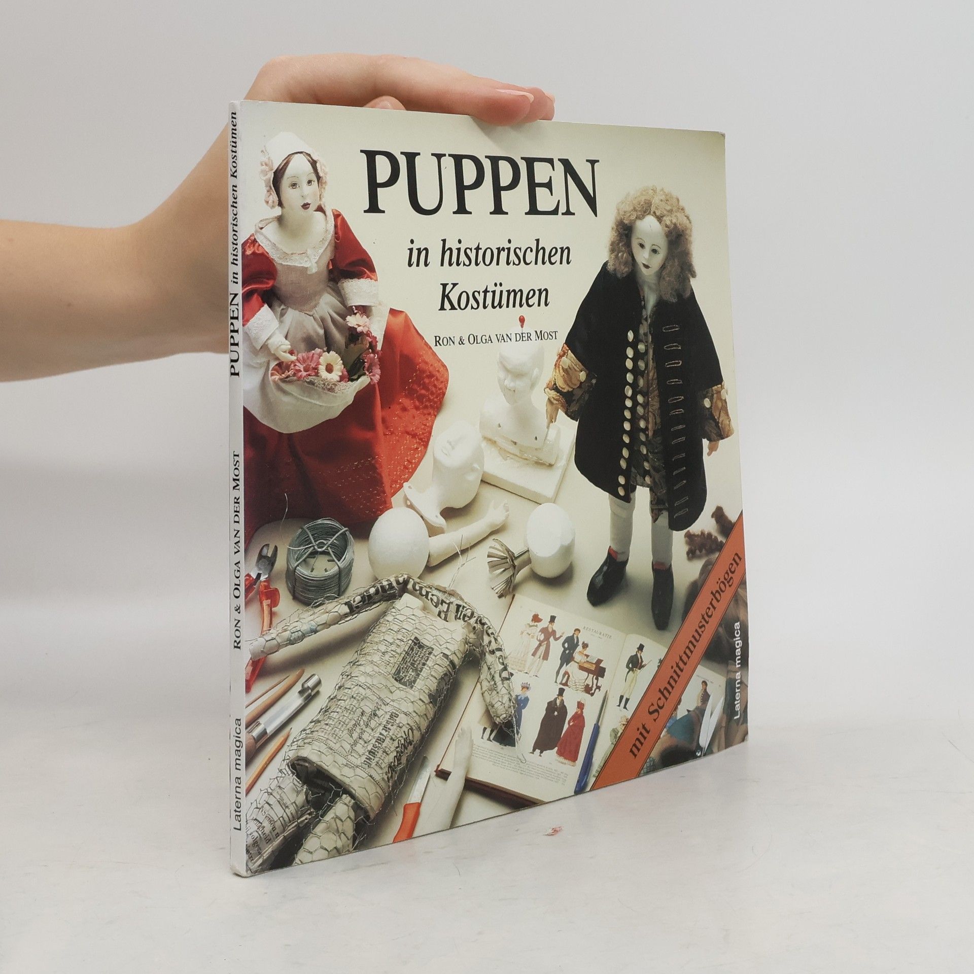 Ron van der Most Puppen in historischen Kostümen