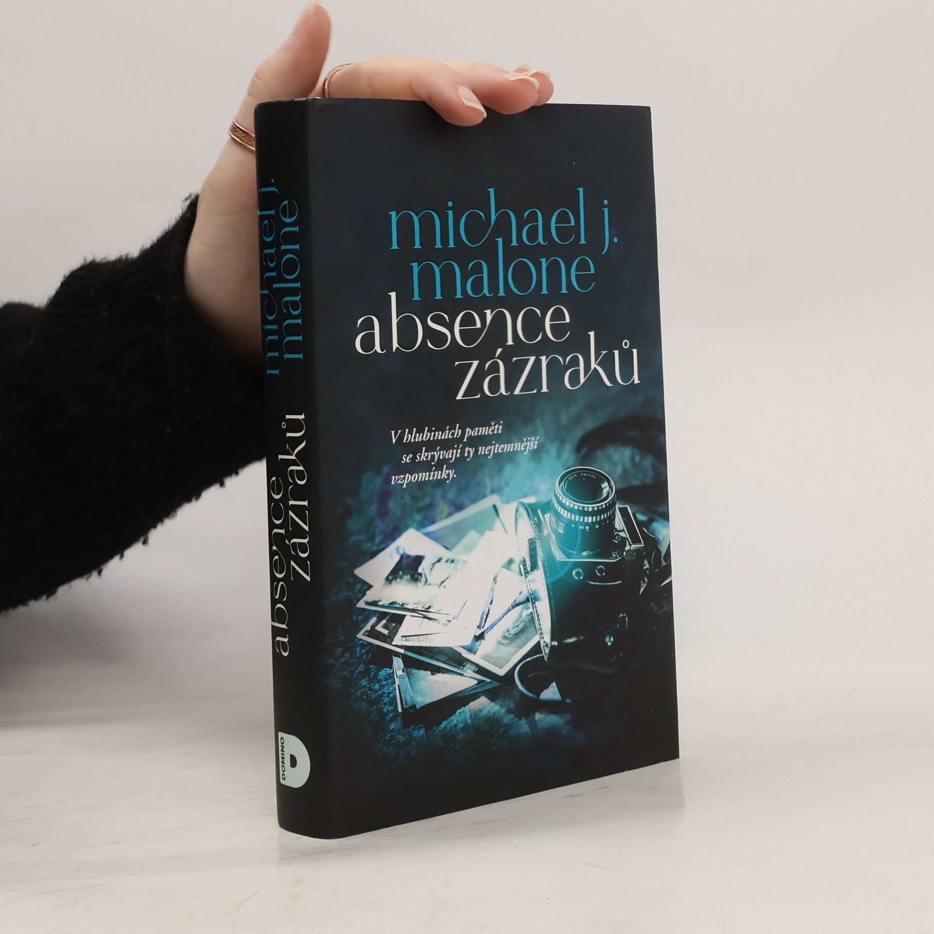 Michael J. Malone Absence zázraků