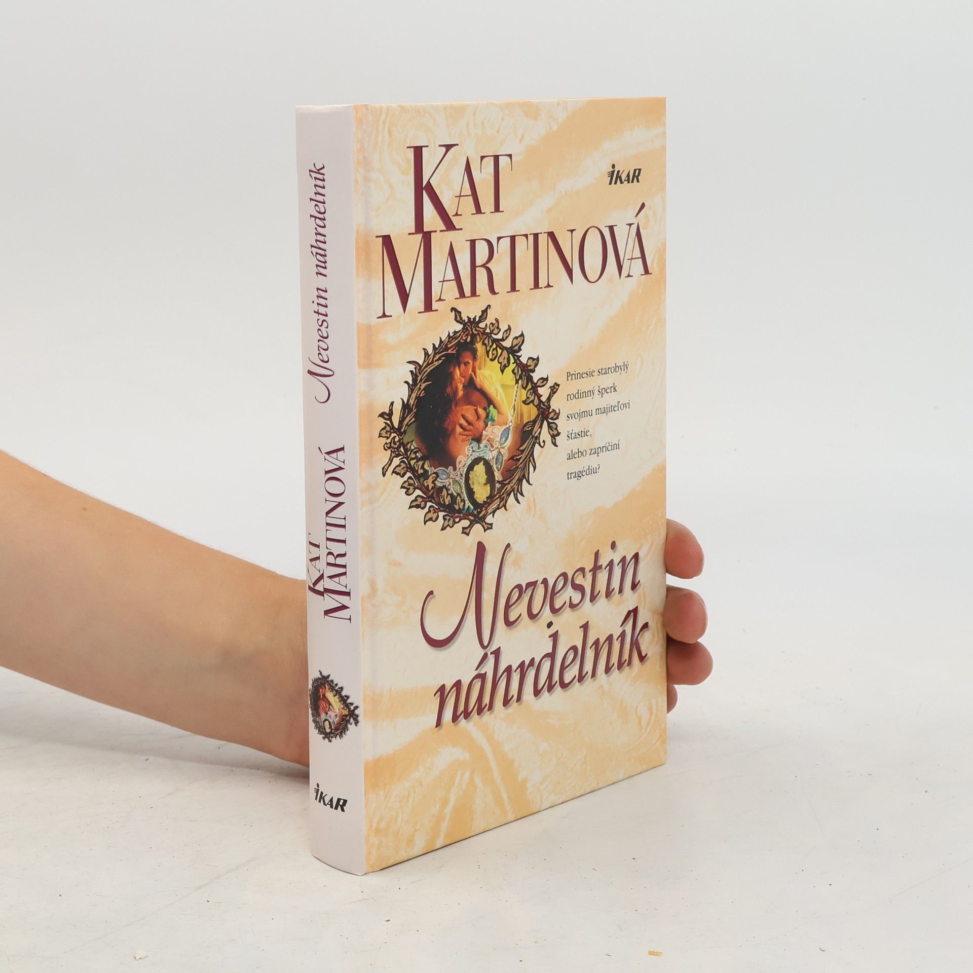Kat Martinová Nevestin náhrdelník