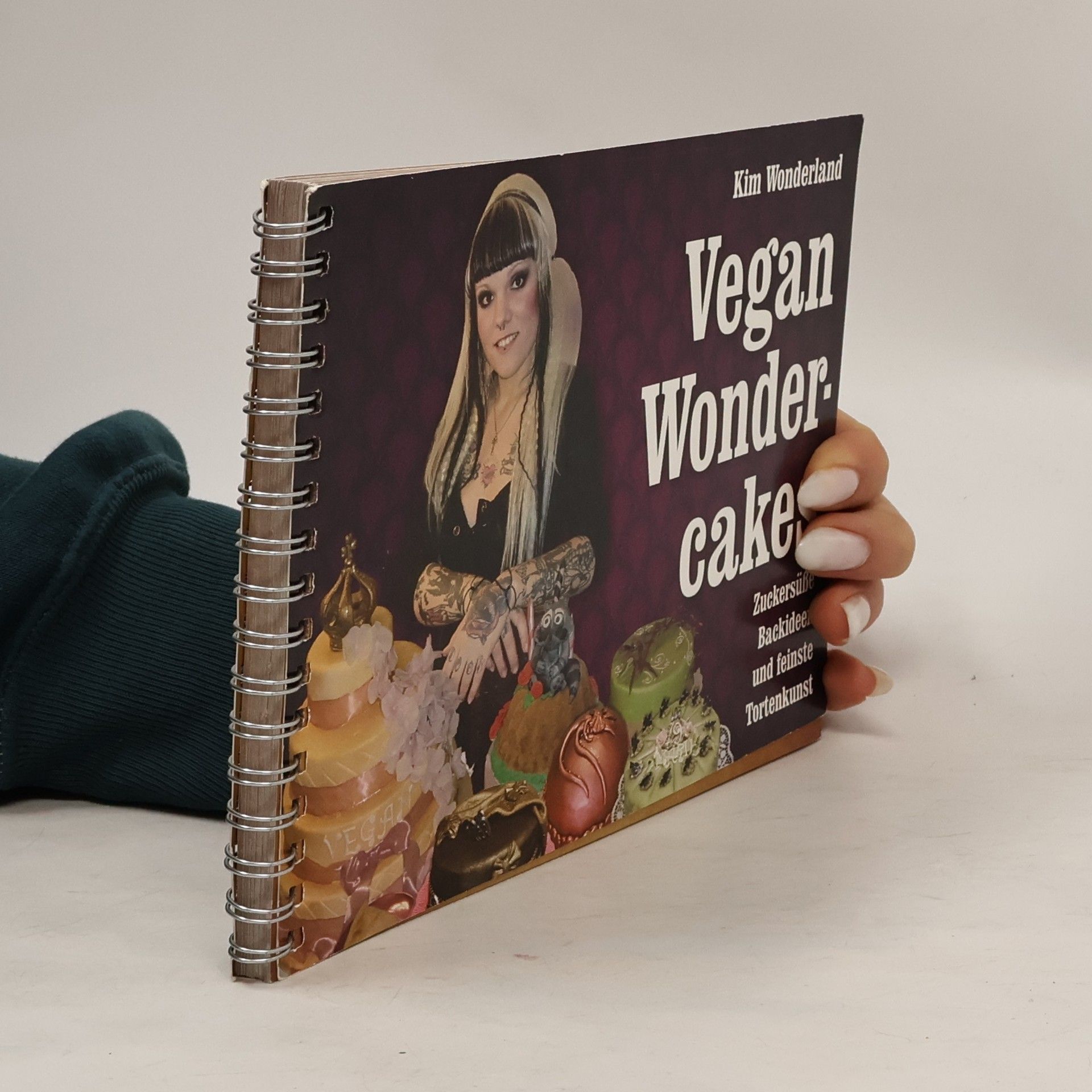Kim Wonderland Vegan Wondercakes
