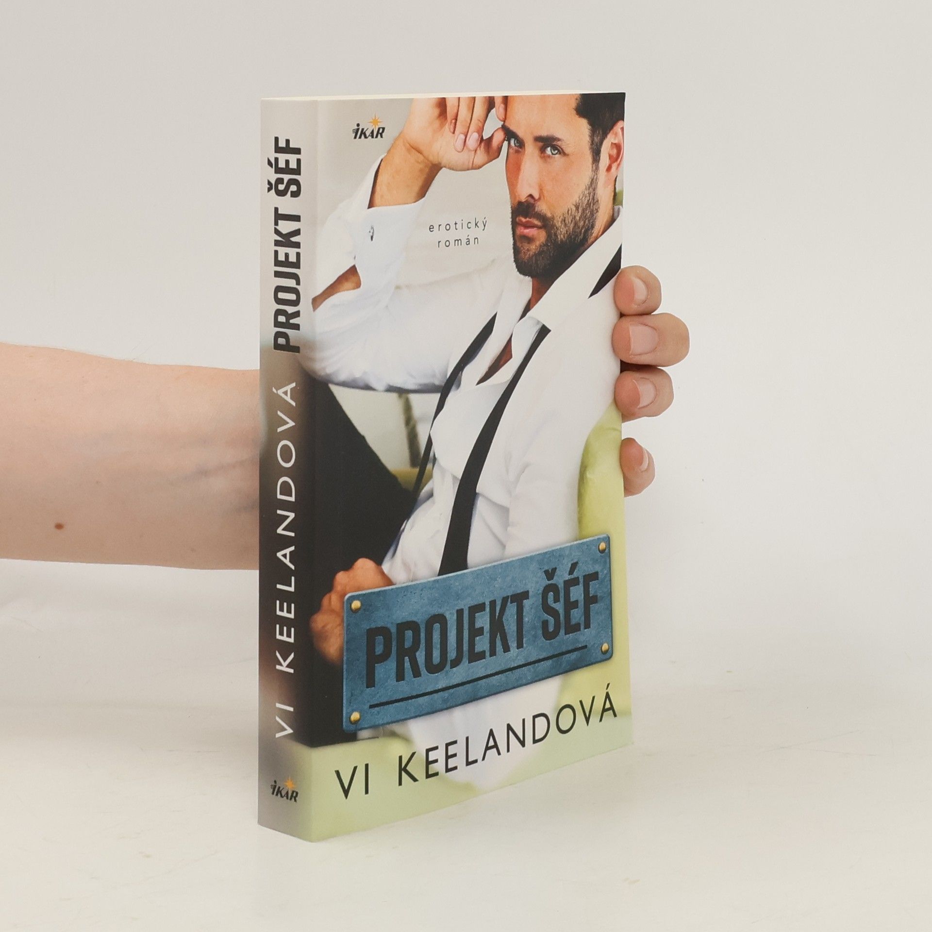 Vi Keeland Projekt šéf