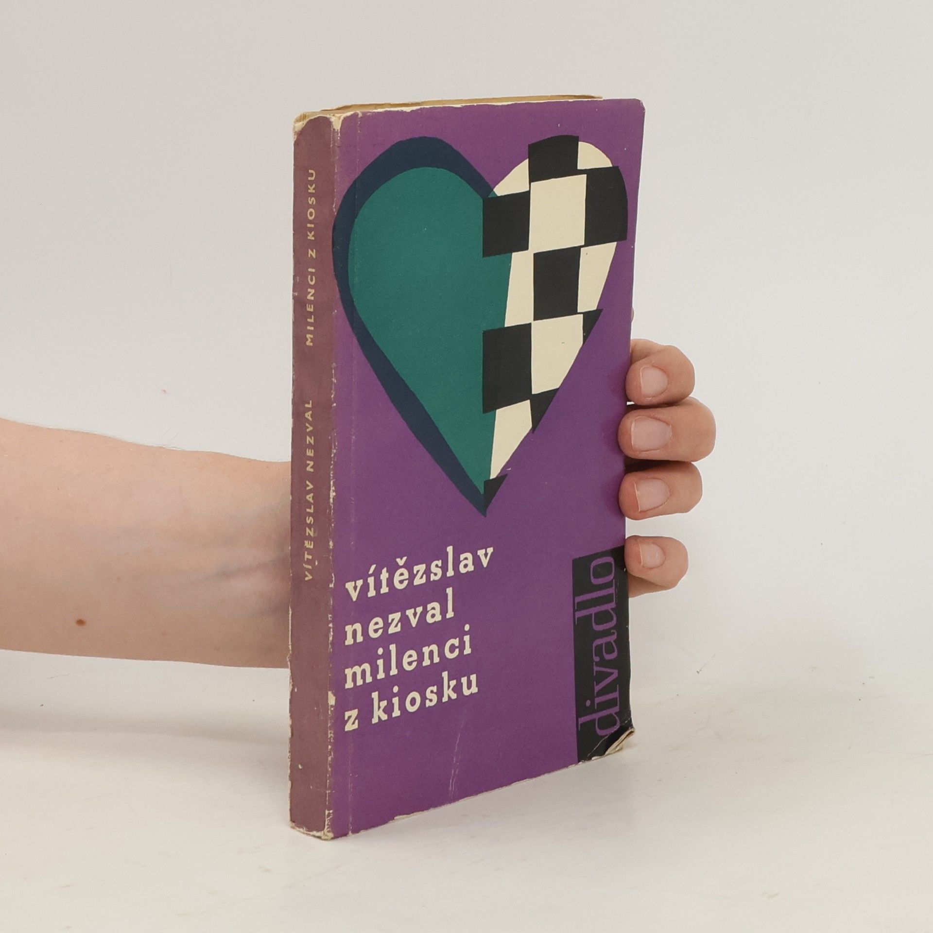 Vítězslav Nezval Milenci z kiosku