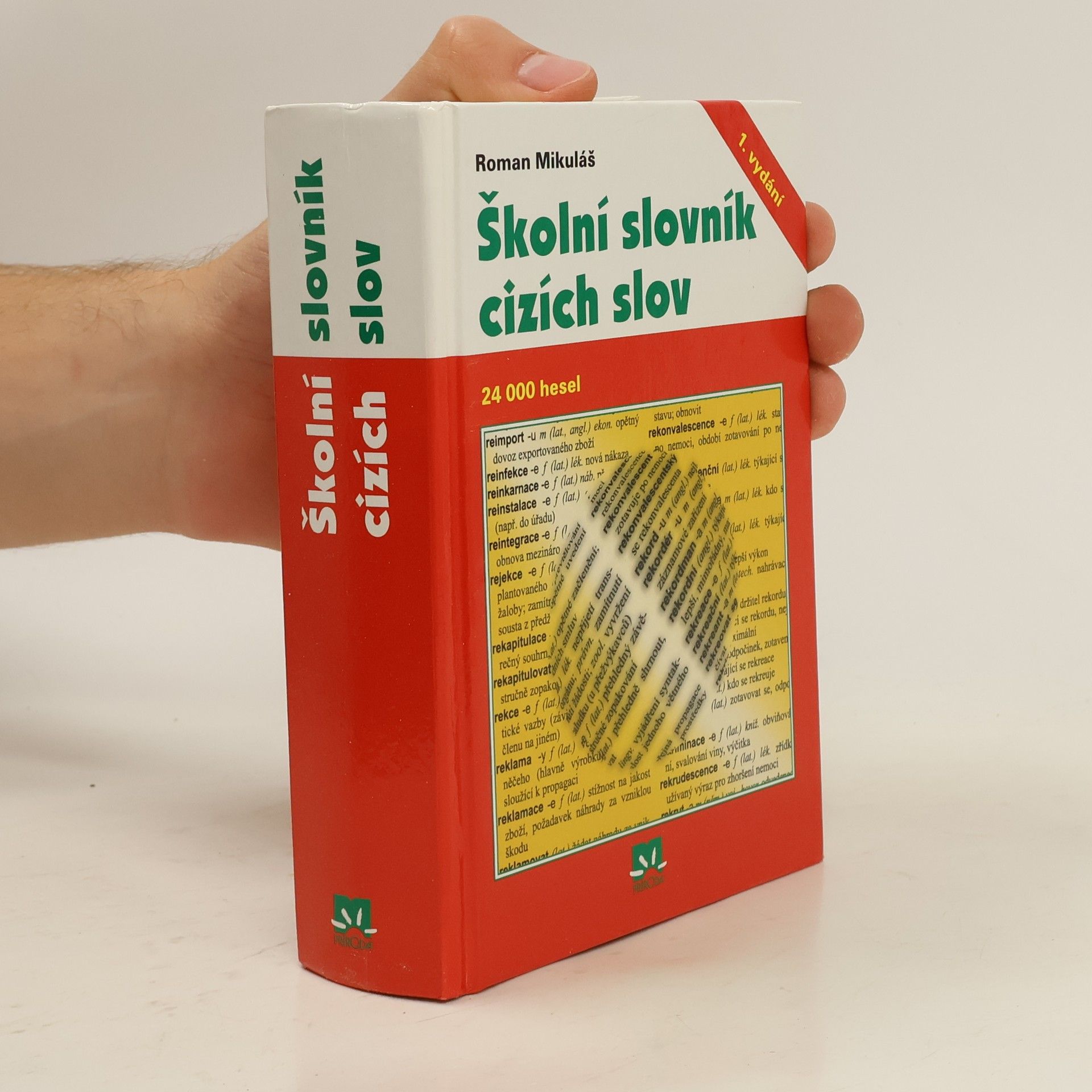 Roman Mikuláš Školní slovník cizích slov