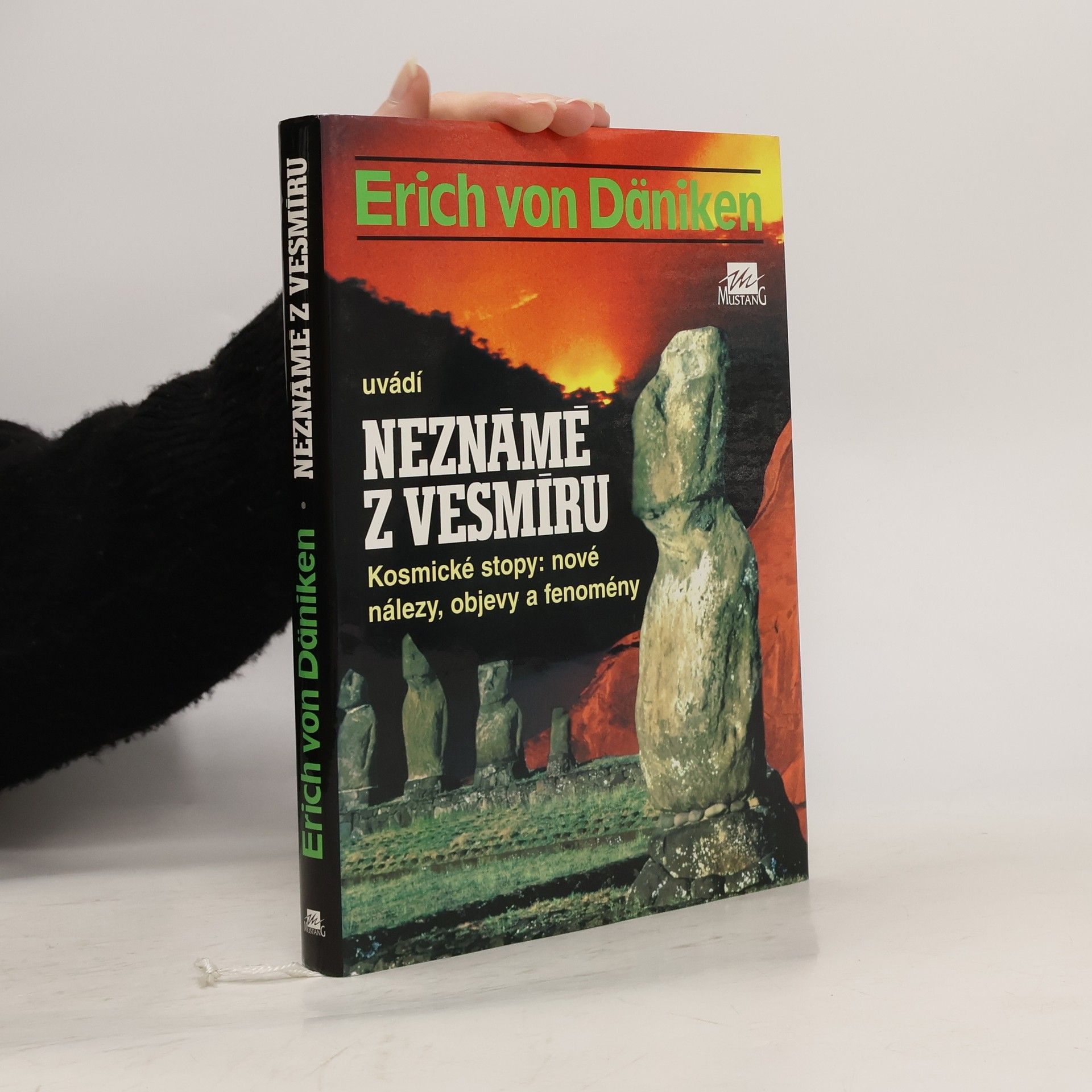 Erich von Däniken Neznámé z vesmíru