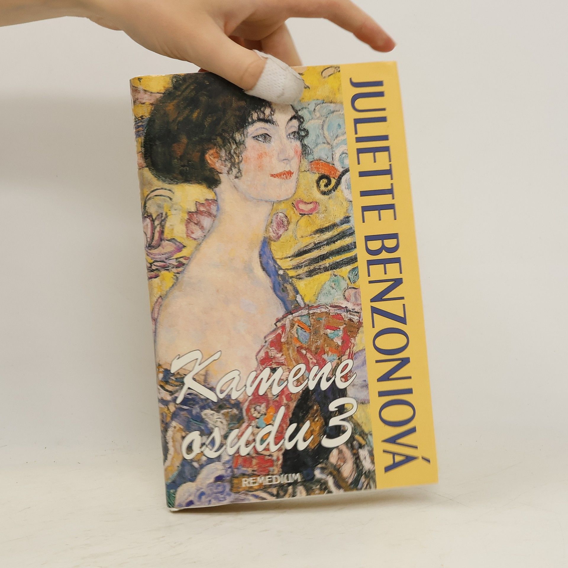 Juliette Benzoni Kamene osudu - Sissin opál