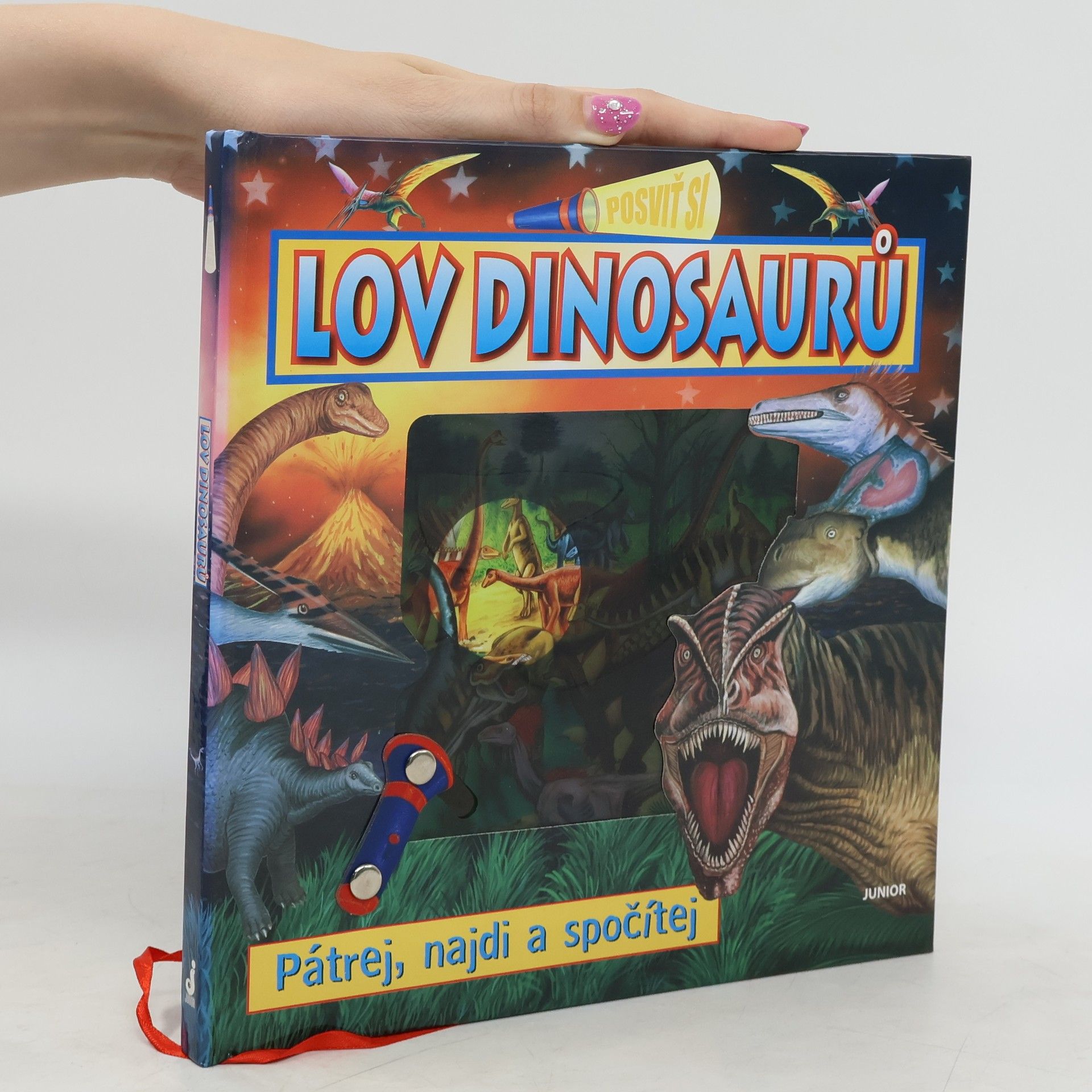 kolektiv Lov dinosaurů : pátrej, najdi a spočítej