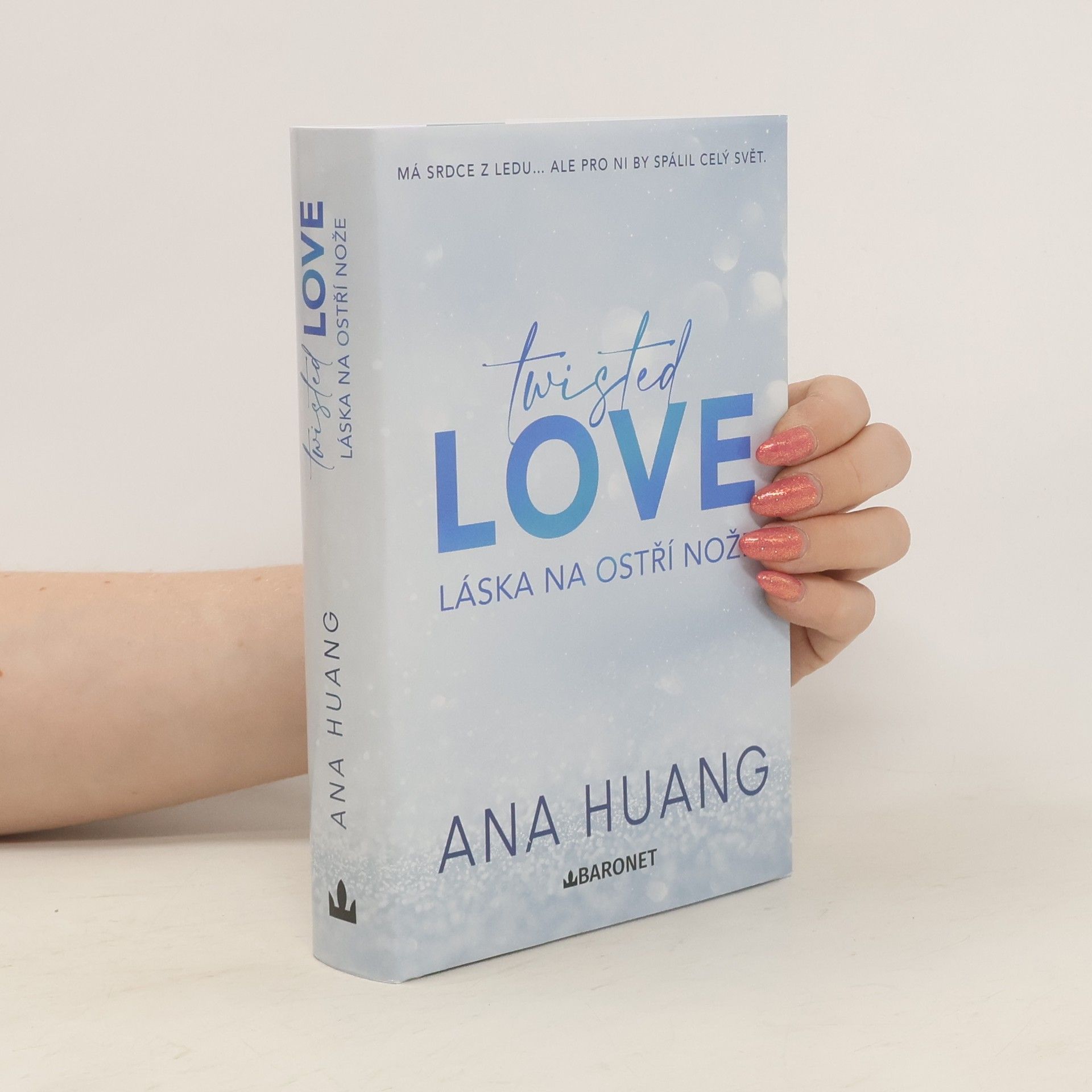 Ana Huang Twisted love. Láska na ostří nože