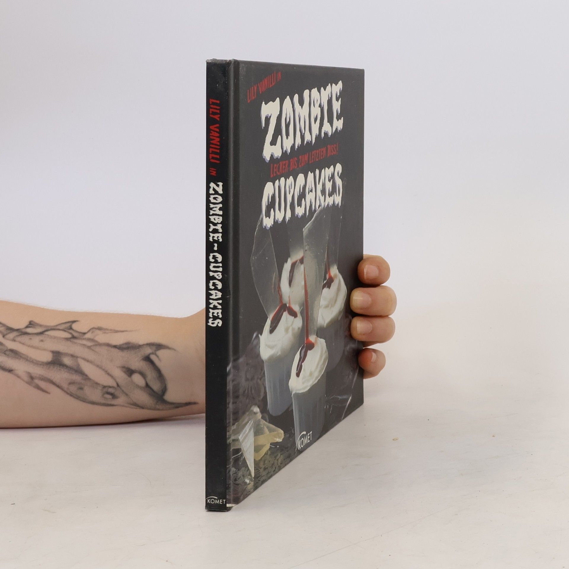 Lily Jones Lily Vanilli in ... Zombie-Cupcakes